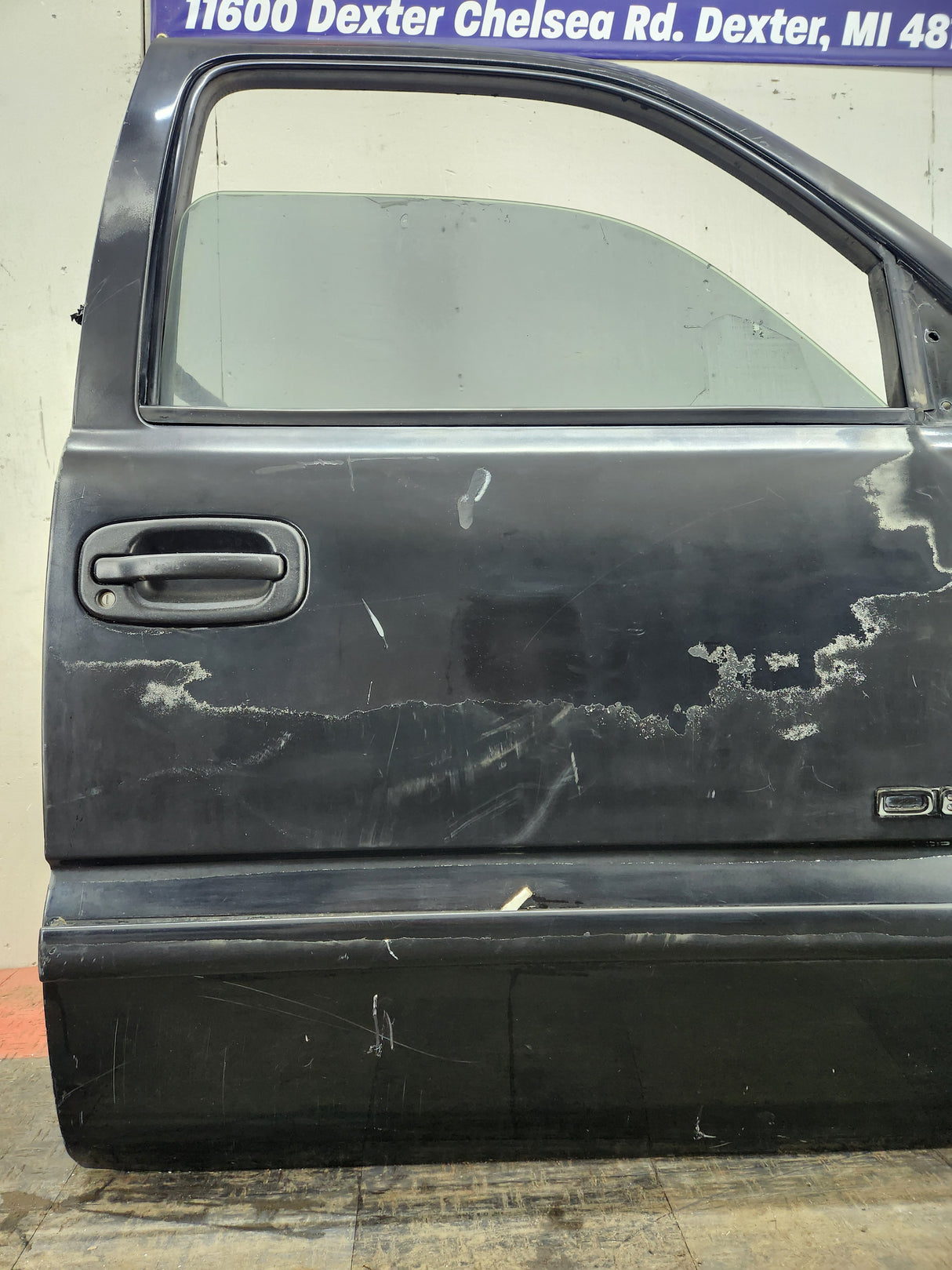 1999-2006 Chevrolet Silverado / GMC Sierra 1500 2500 3500 HD Front Passenger side Door RH
