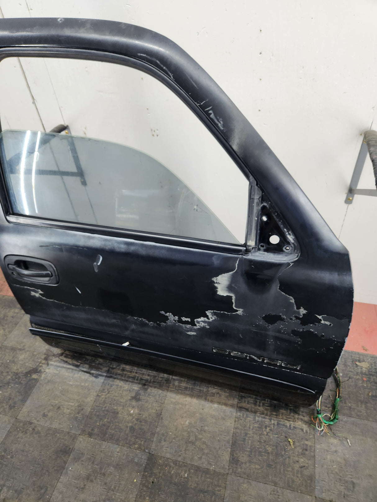 1999-2006 Chevrolet Silverado / GMC Sierra 1500 2500 3500 HD Front Passenger side Door RH