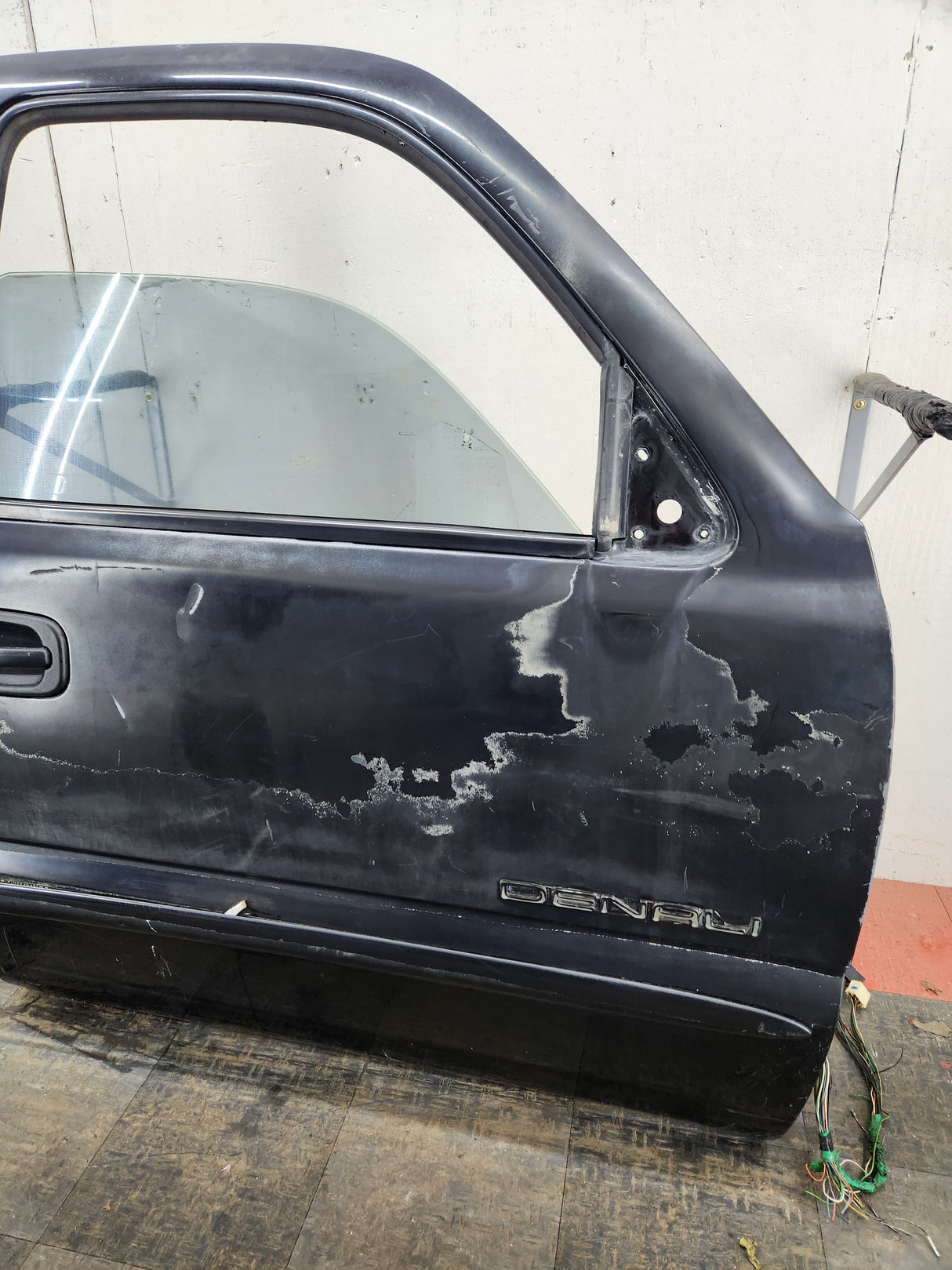 1999-2006 Chevrolet Silverado / GMC Sierra 1500 2500 3500 HD Front Passenger side Door RH