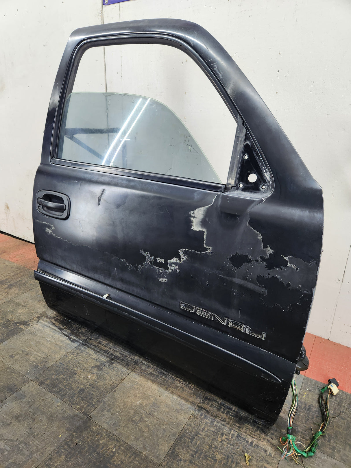 1999-2006 Chevrolet Silverado / GMC Sierra 1500 2500 3500 HD Front Passenger side Door RH