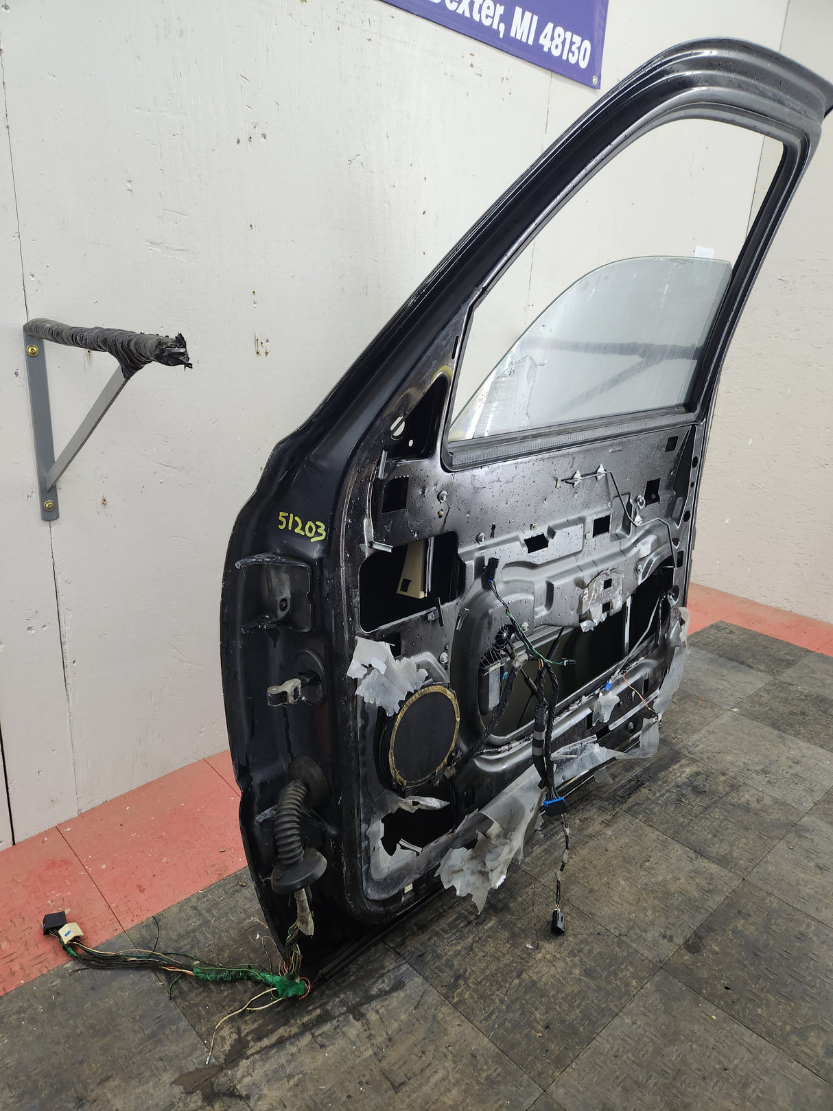 1999-2006 Chevrolet Silverado / GMC Sierra 1500 2500 3500 HD Front Passenger side Door RH