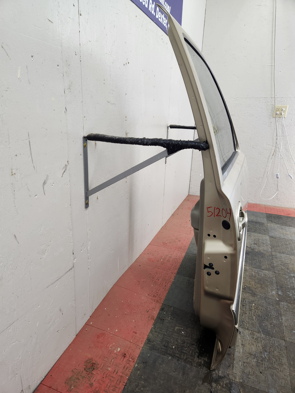 1999-2006 Chevrolet Silverado / GMC Sierra 1500 2500 3500 HD Front Passenger side Door RH
