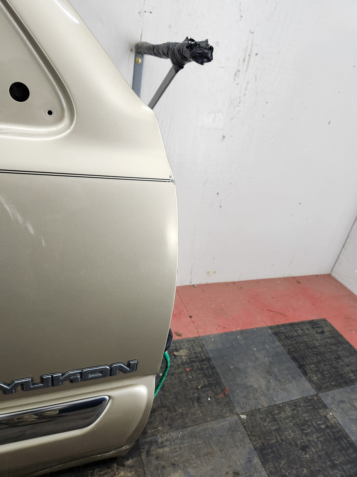 1999-2006 Chevrolet Silverado / GMC Sierra 1500 2500 3500 HD Front Passenger side Door RH