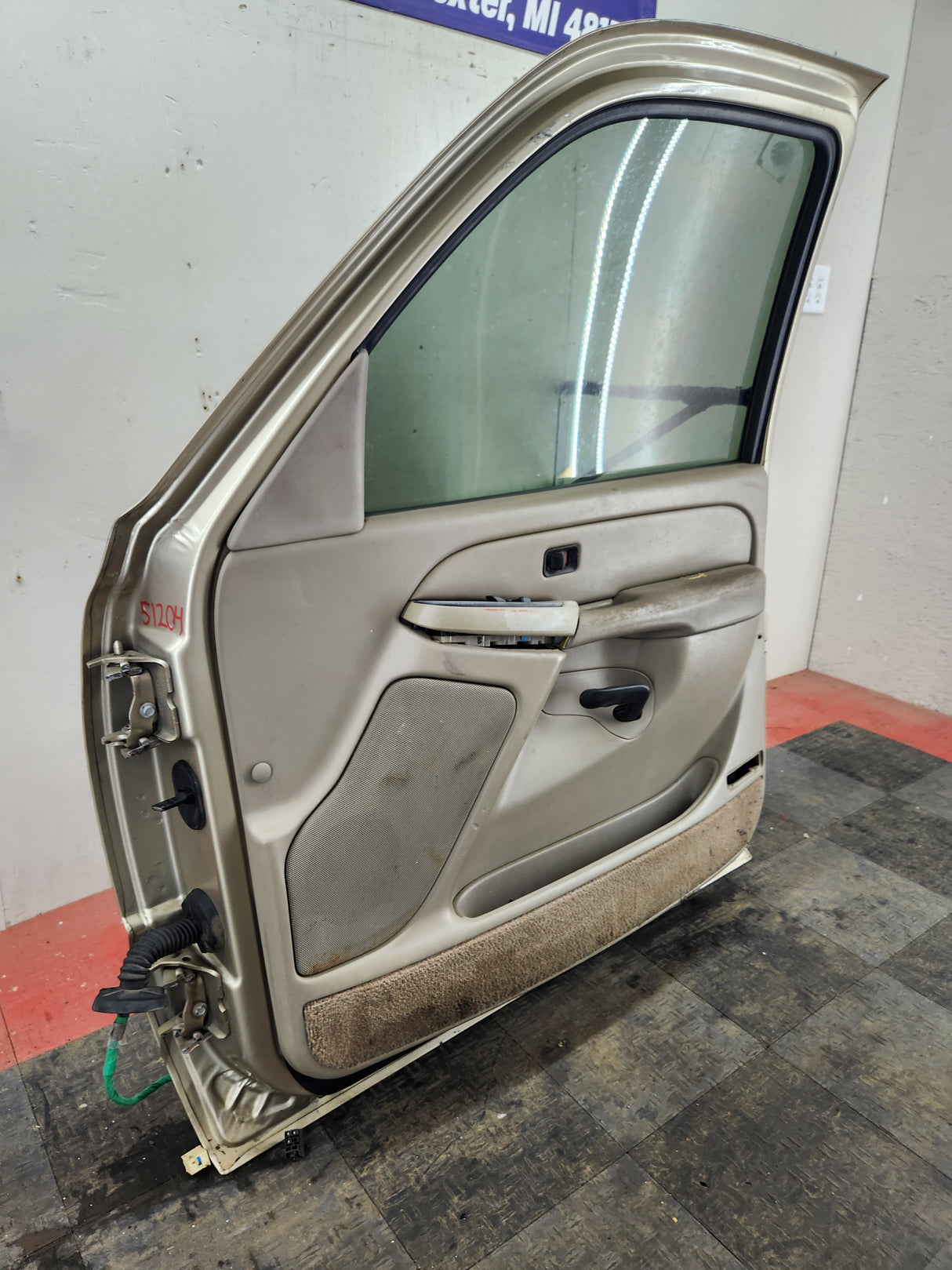 1999-2006 Chevrolet Silverado / GMC Sierra 1500 2500 3500 HD Front Passenger side Door RH