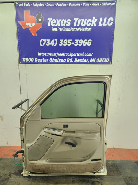 1999-2006 Chevrolet Silverado / GMC Sierra 1500 2500 3500 HD Front Passenger side Door RH