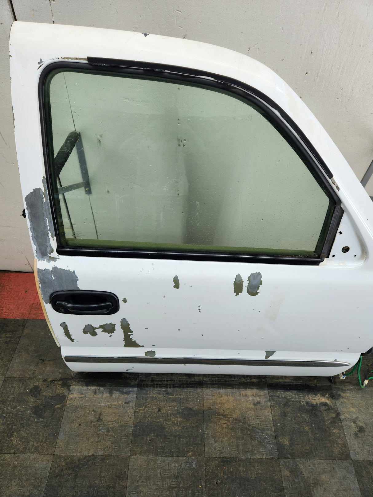 1999-2006 Chevrolet Silverado / GMC Sierra 1500 2500 3500 HD Front Passenger side Door RH