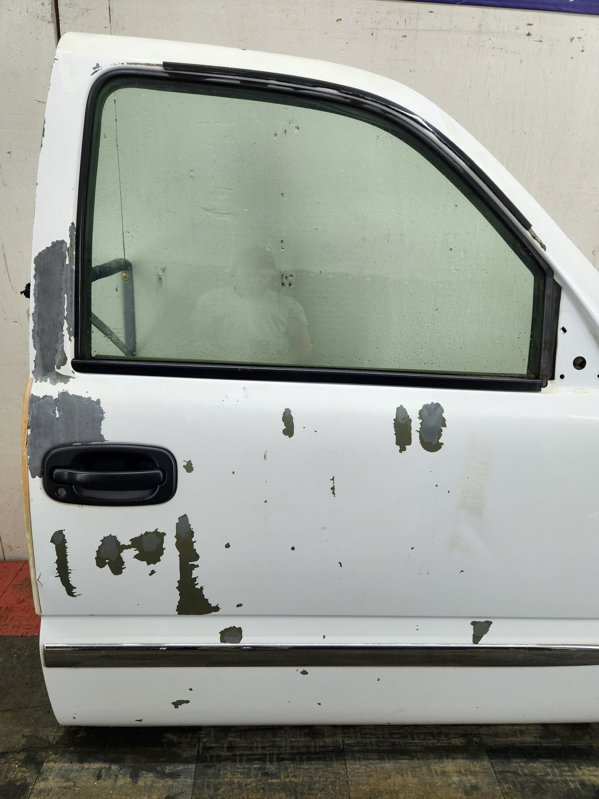 1999-2006 Chevrolet Silverado / GMC Sierra 1500 2500 3500 HD Front Passenger side Door RH