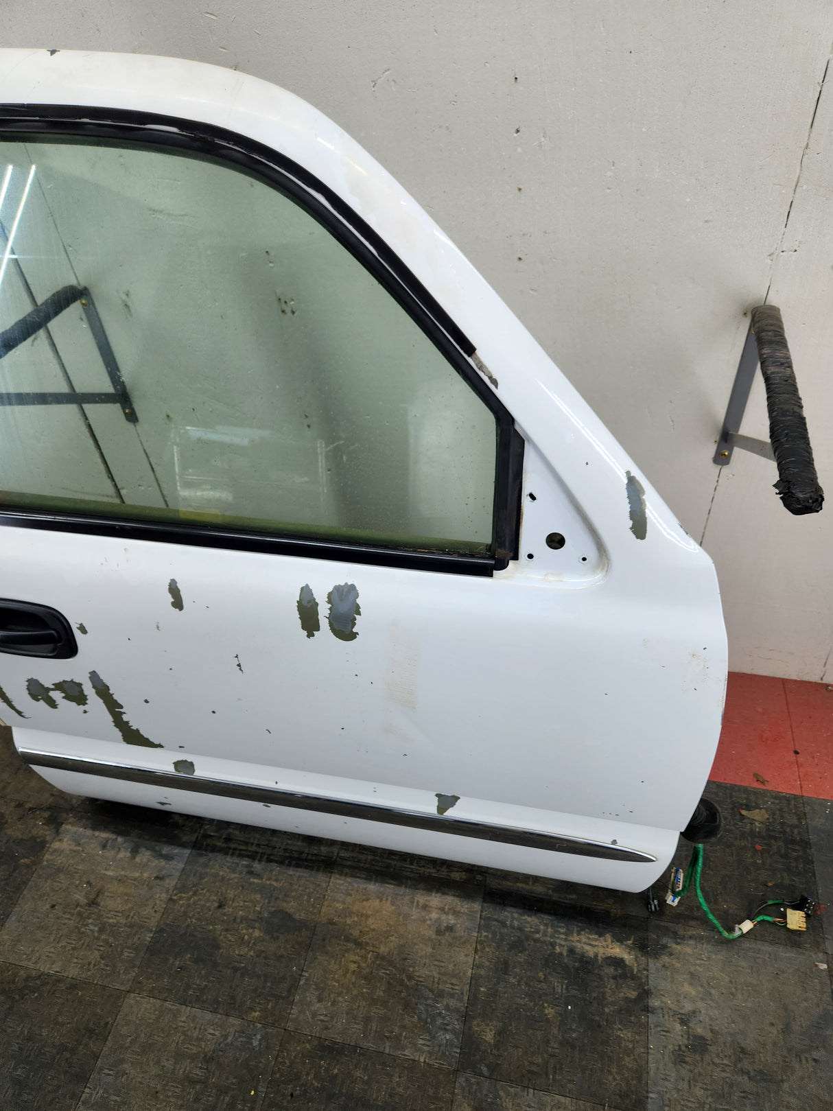1999-2006 Chevrolet Silverado / GMC Sierra 1500 2500 3500 HD Front Passenger side Door RH
