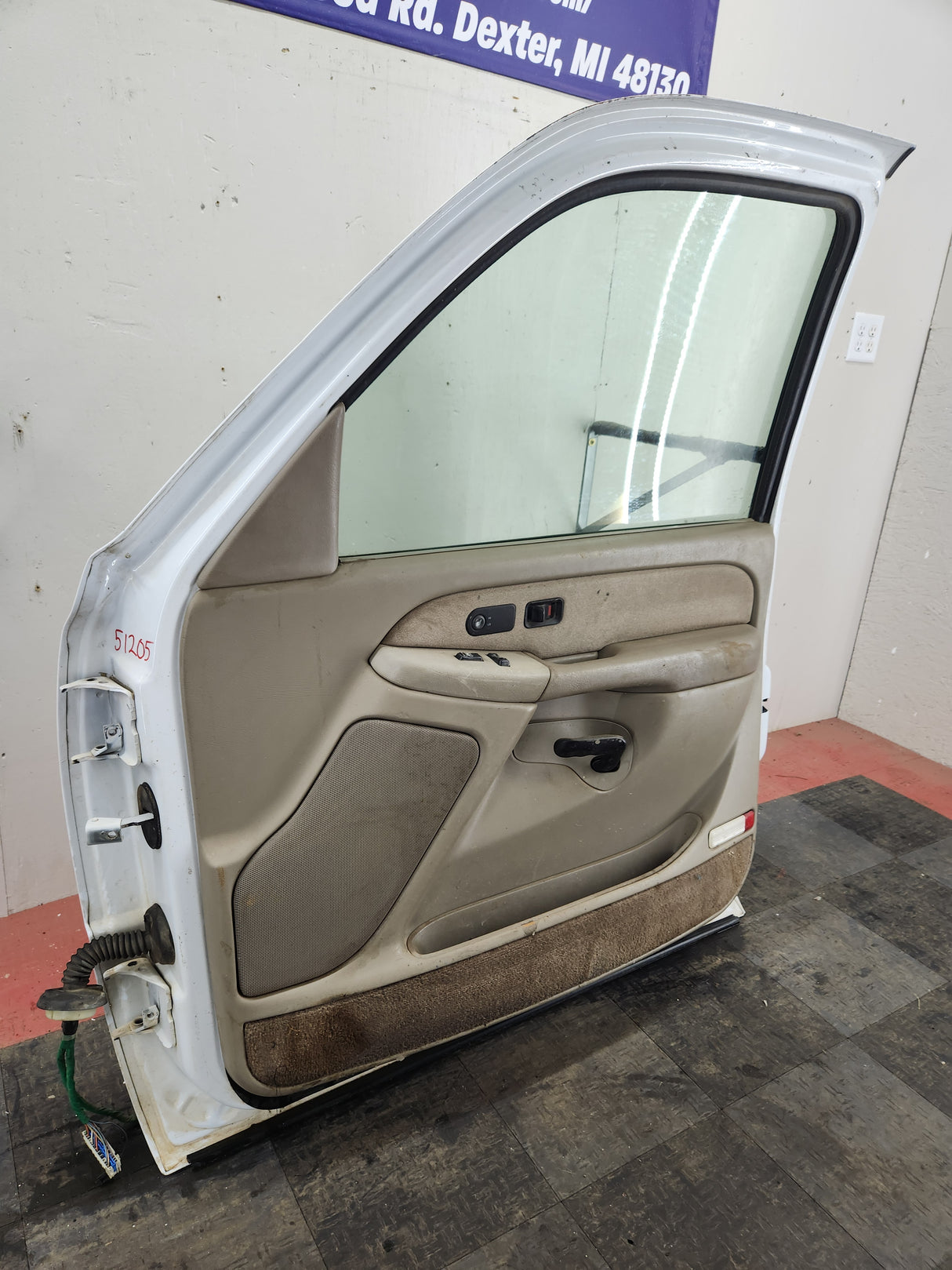 1999-2006 Chevrolet Silverado / GMC Sierra 1500 2500 3500 HD Front Passenger side Door RH