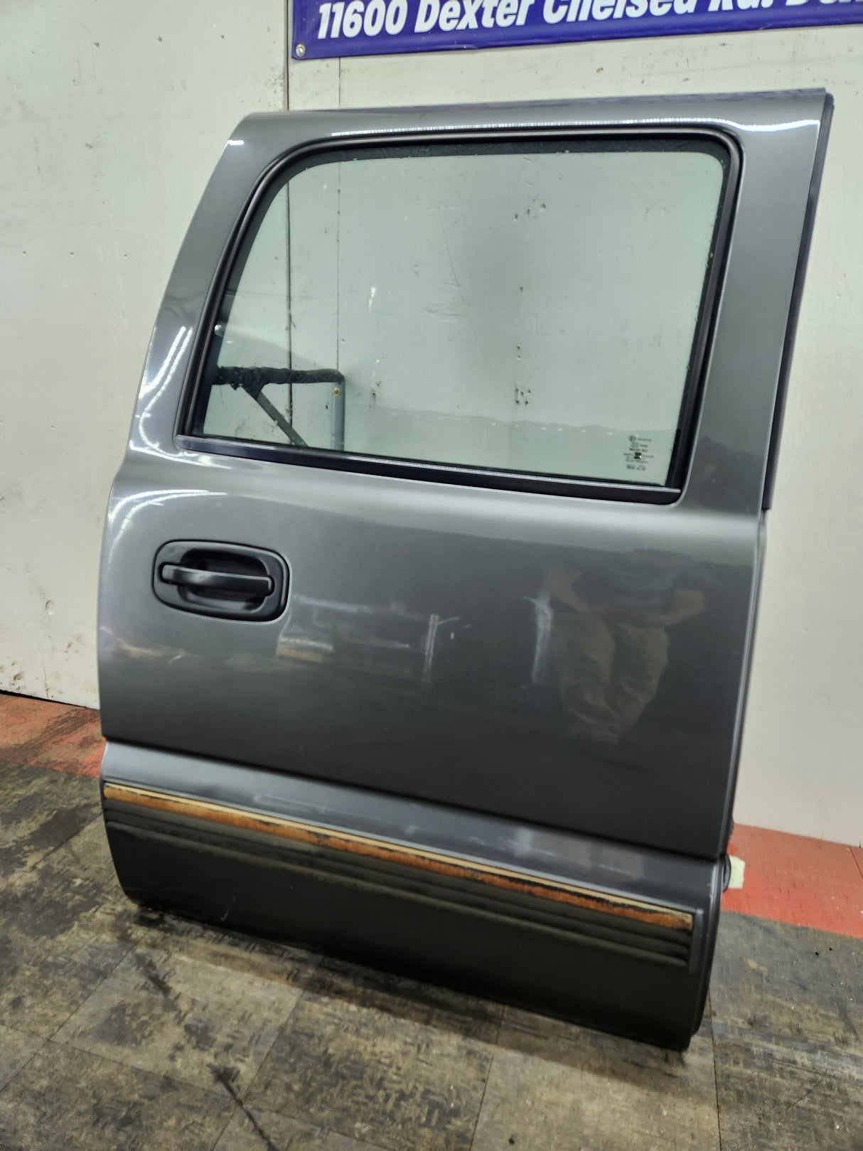 1999-2006 Chevrolet Silverado / GMC Sierra 1500 2500 3500 HD Rear Passenger side Crew Cab rear door RH