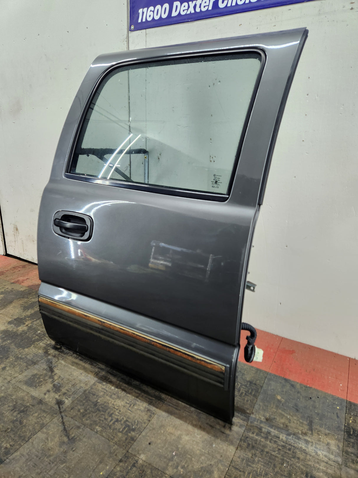 1999-2006 Chevrolet Silverado / GMC Sierra 1500 2500 3500 HD Rear Passenger side Crew Cab rear door RH