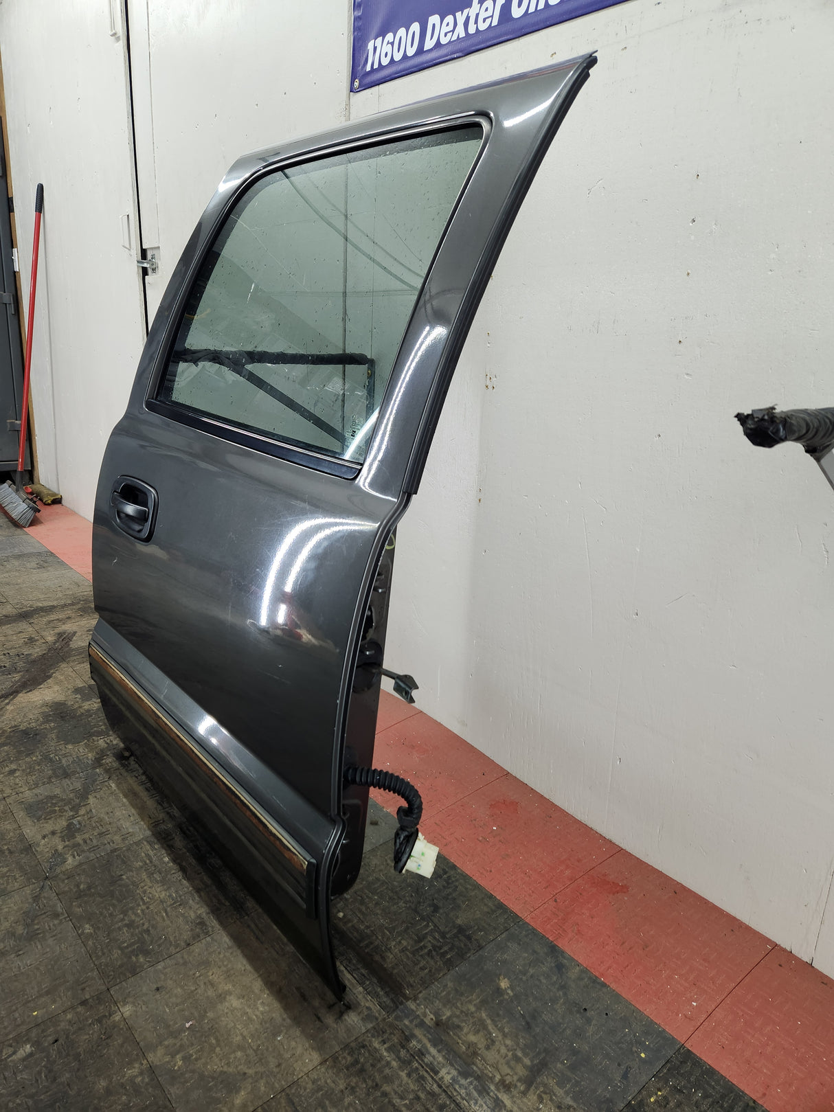 1999-2006 Chevrolet Silverado / GMC Sierra 1500 2500 3500 HD Rear Passenger side Crew Cab rear door RH