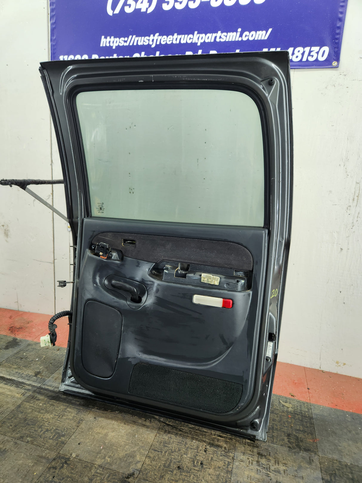 1999-2006 Chevrolet Silverado / GMC Sierra 1500 2500 3500 HD Rear Passenger side Crew Cab rear door RH