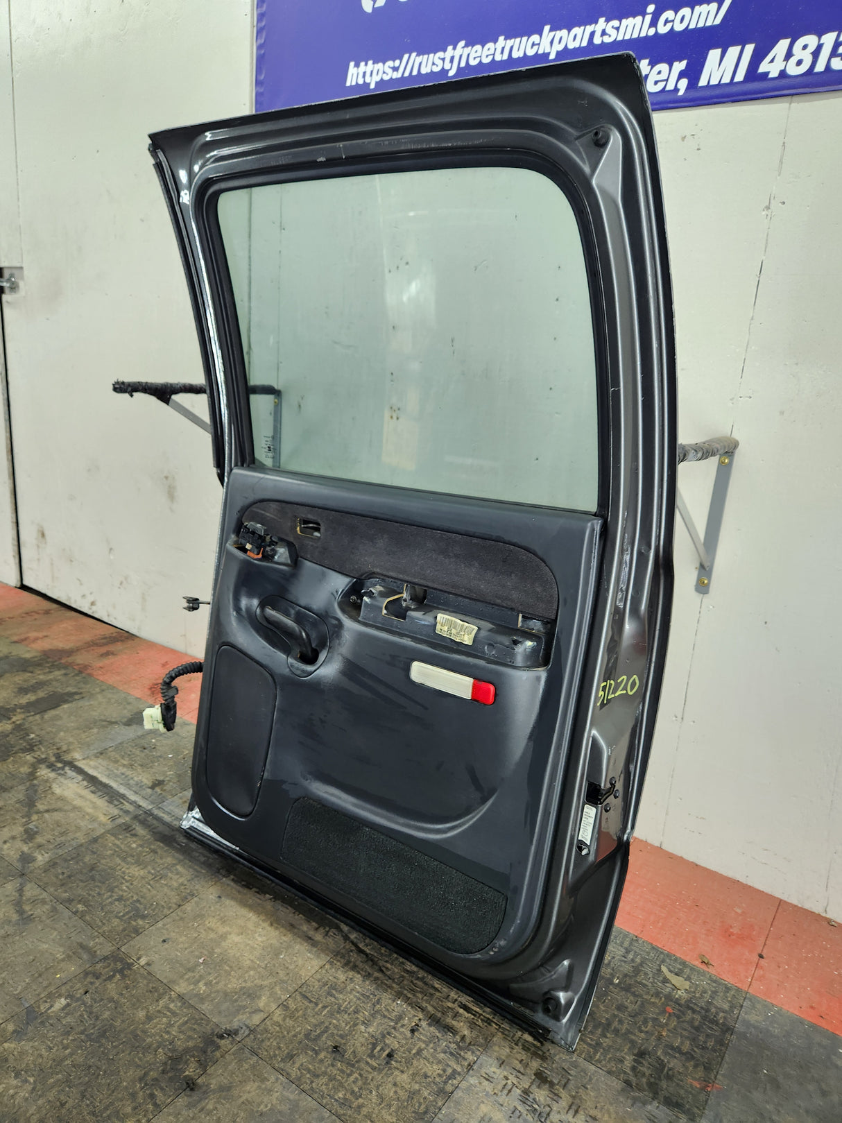 1999-2006 Chevrolet Silverado / GMC Sierra 1500 2500 3500 HD Rear Passenger side Crew Cab rear door RH