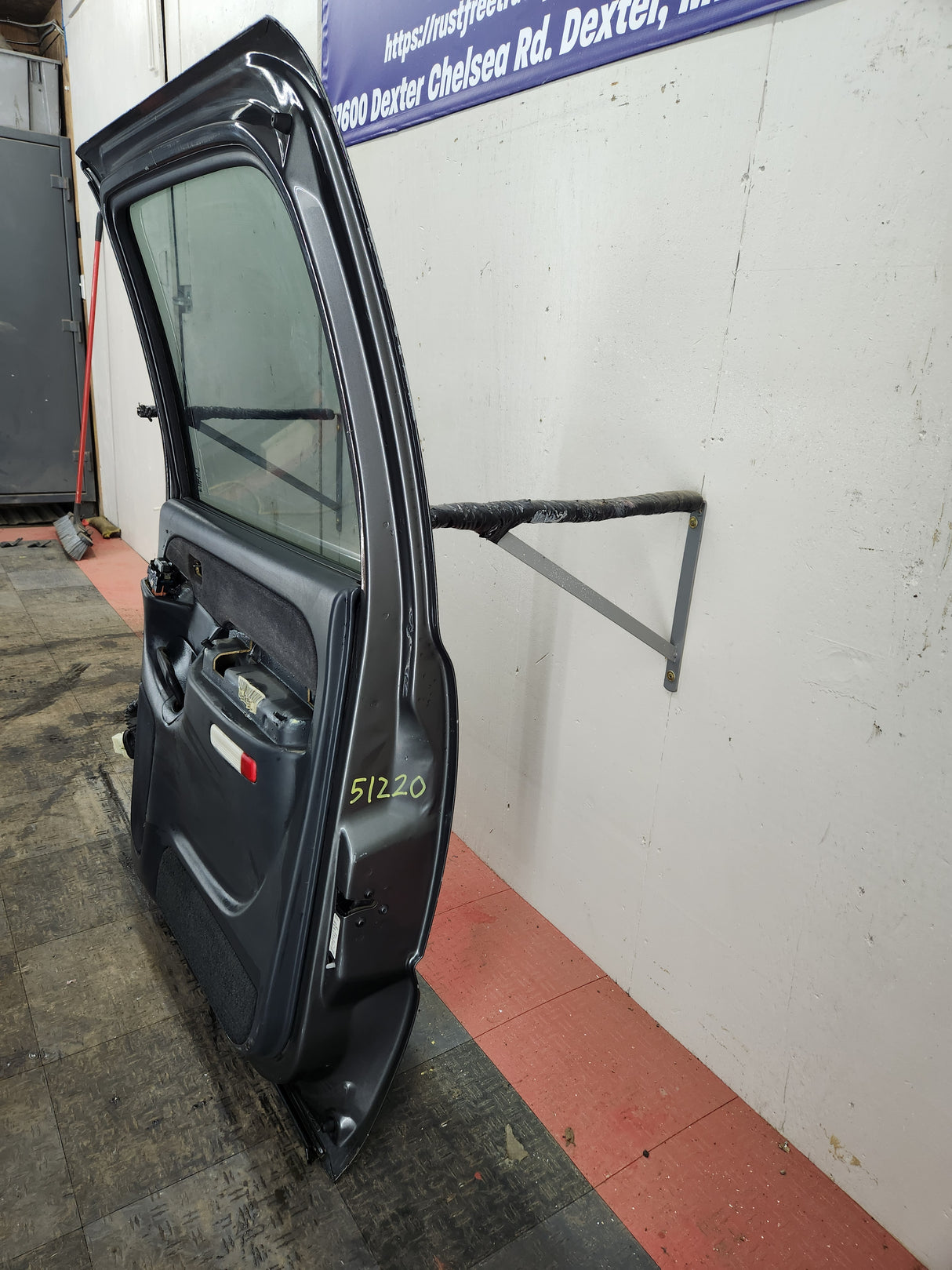 1999-2006 Chevrolet Silverado / GMC Sierra 1500 2500 3500 HD Rear Passenger side Crew Cab rear door RH