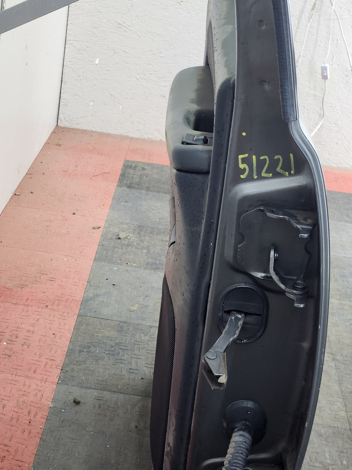 1999-2007 Chevrolet Silverado / GMC Sierra 1500 2500 3500 HD Rear Driver side LH Crew Cab rear door