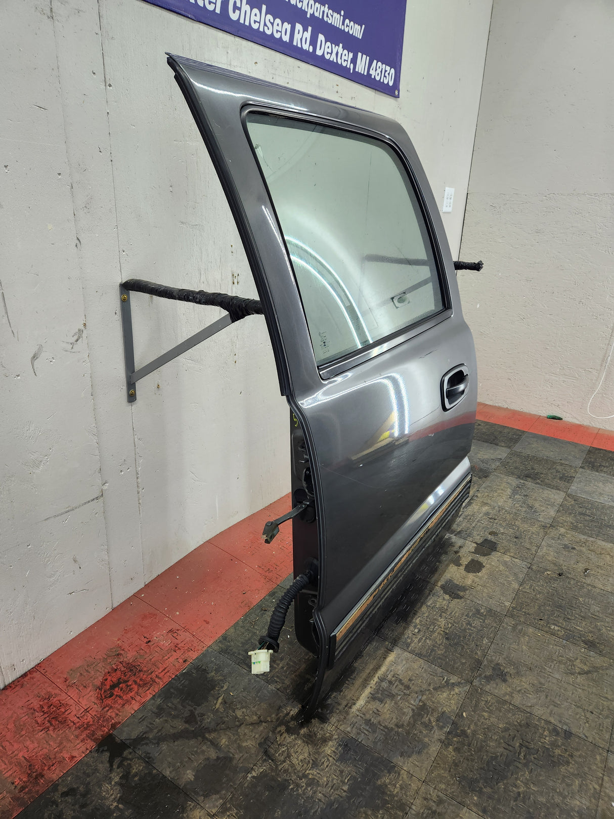 1999-2007 Chevrolet Silverado / GMC Sierra 1500 2500 3500 HD Rear Driver side LH Crew Cab rear door