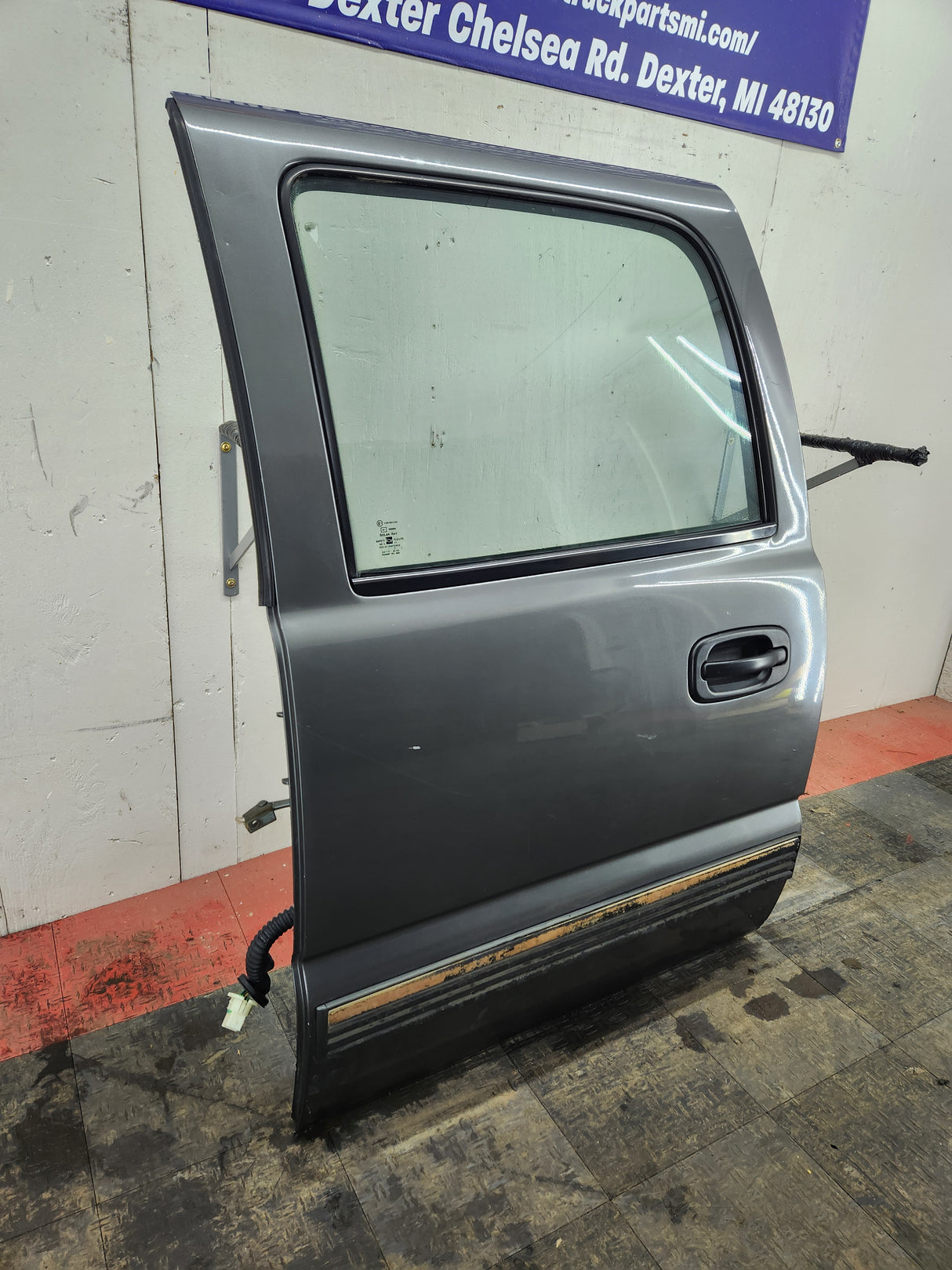 1999-2007 Chevrolet Silverado / GMC Sierra 1500 2500 3500 HD Rear Driver side LH Crew Cab rear door