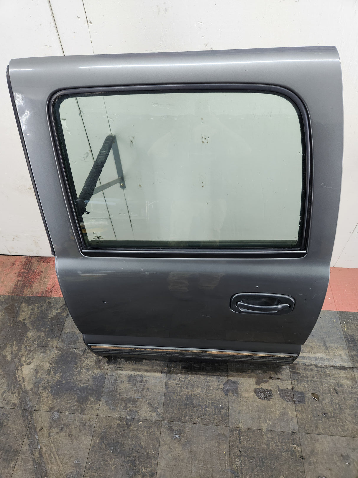 1999-2007 Chevrolet Silverado / GMC Sierra 1500 2500 3500 HD Rear Driver side LH Crew Cab rear door