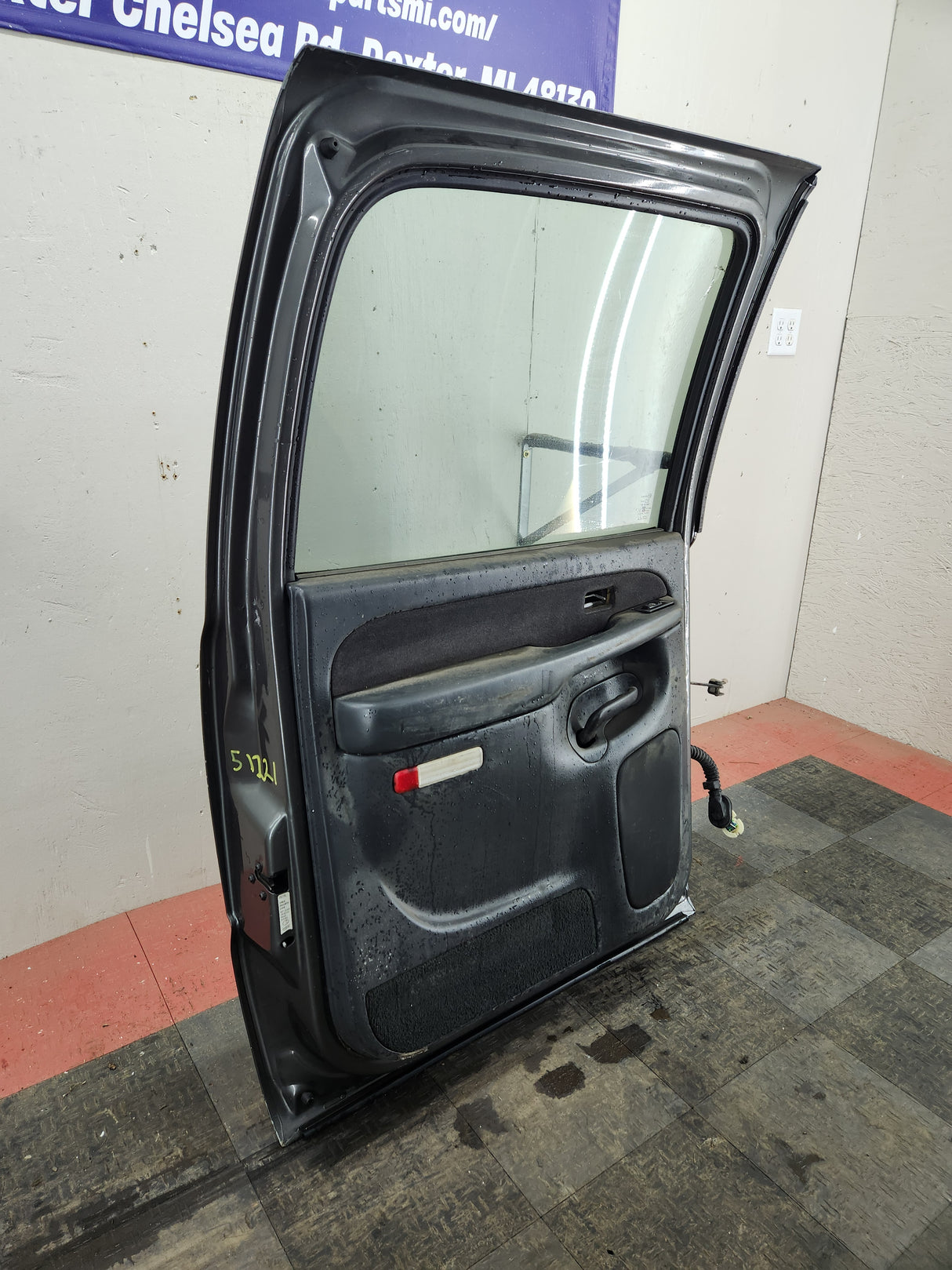 1999-2007 Chevrolet Silverado / GMC Sierra 1500 2500 3500 HD Rear Driver side LH Crew Cab rear door