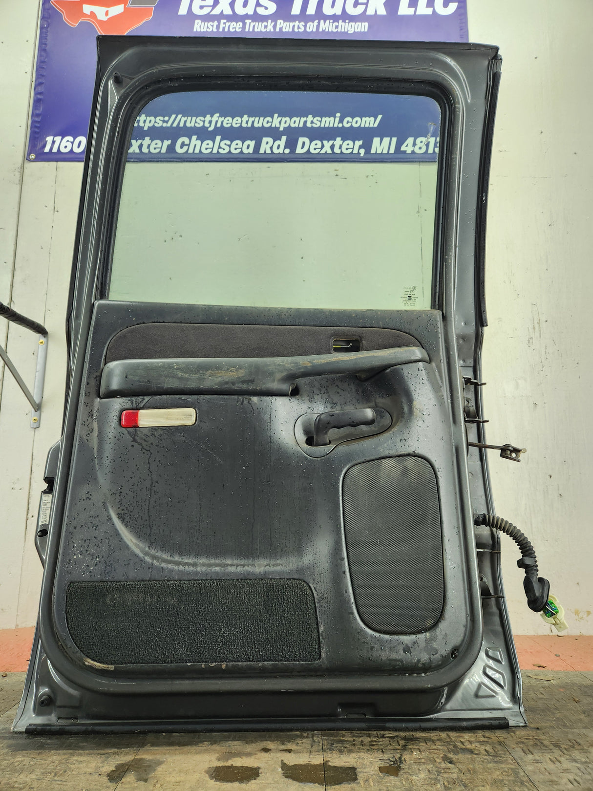 1999-2007 Chevrolet Silverado / GMC Sierra 1500 2500 3500 HD Rear Driver side LH Crew Cab rear door