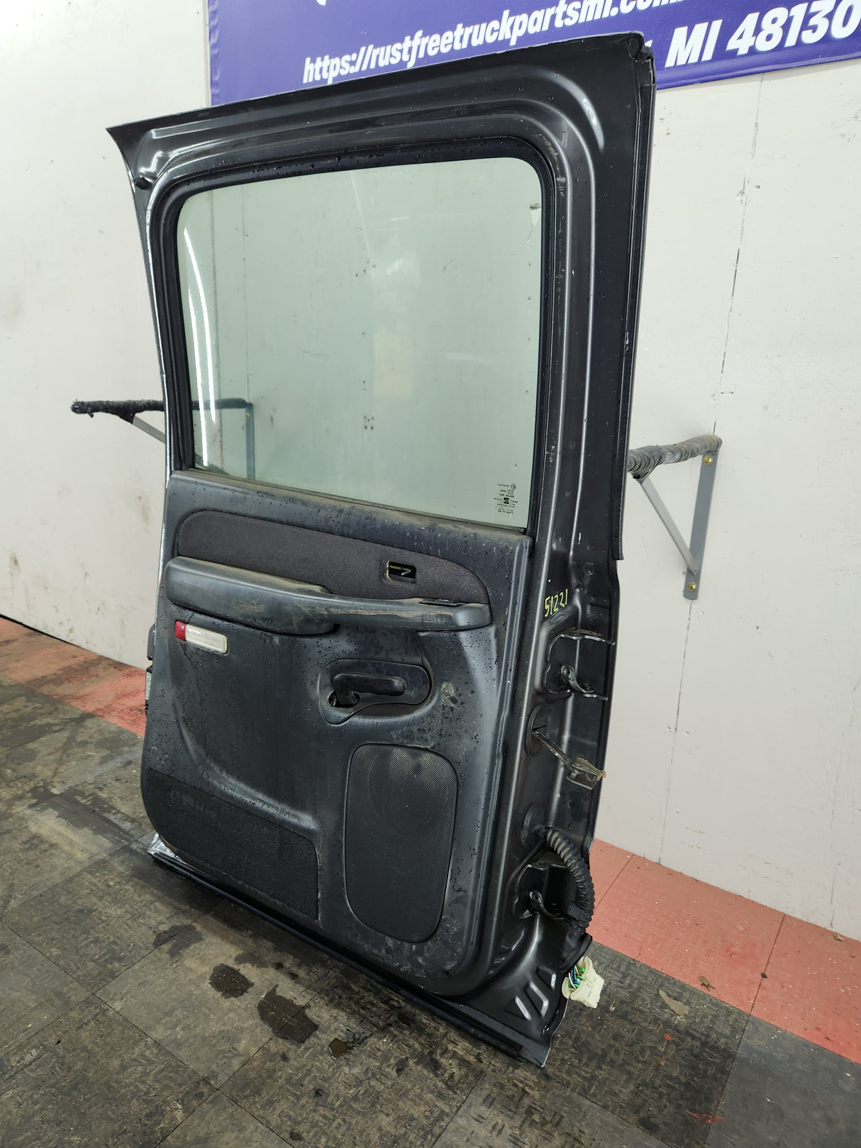 1999-2007 Chevrolet Silverado / GMC Sierra 1500 2500 3500 HD Rear Driver side LH Crew Cab rear door