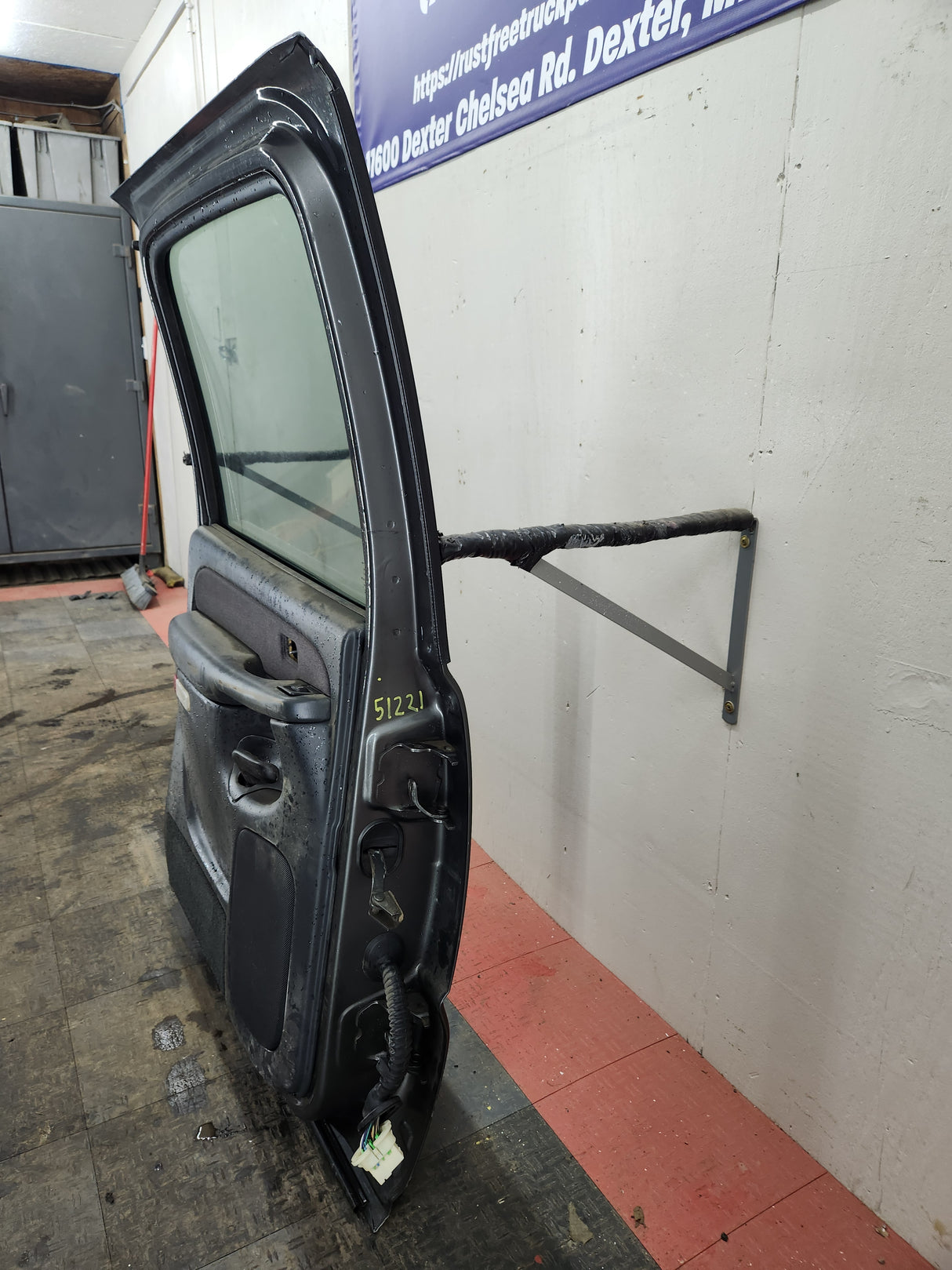 1999-2007 Chevrolet Silverado / GMC Sierra 1500 2500 3500 HD Rear Driver side LH Crew Cab rear door