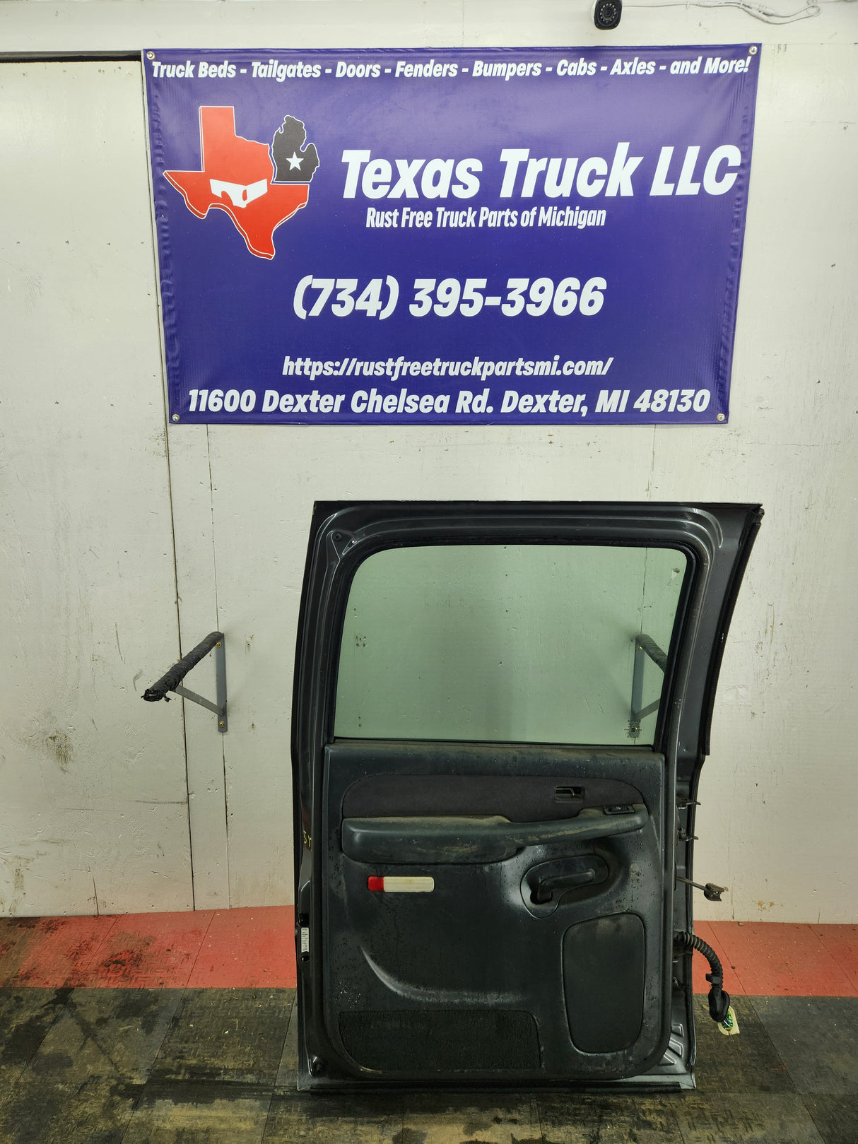 1999-2007 Chevrolet Silverado / GMC Sierra 1500 2500 3500 HD Rear Driver side LH Crew Cab rear door