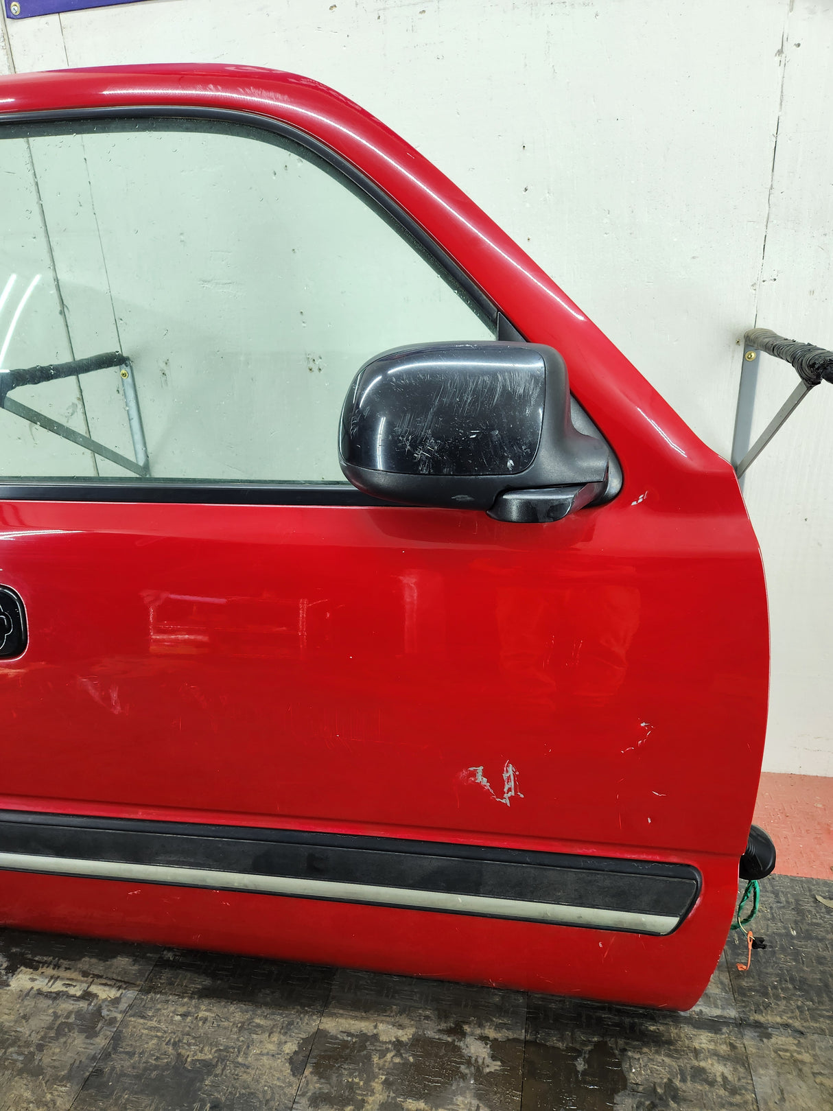 1999-2006 Chevrolet Silverado / GMC Sierra 1500 2500 3500 HD Front Passenger side Door RH