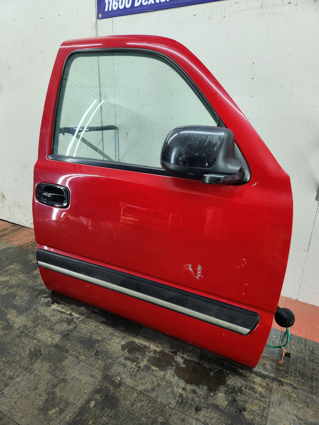 1999-2006 Chevrolet Silverado / GMC Sierra 1500 2500 3500 HD Front Passenger side Door RH