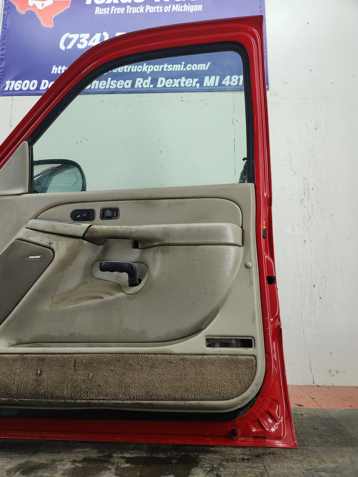 1999-2006 Chevrolet Silverado / GMC Sierra 1500 2500 3500 HD Front Passenger side Door RH
