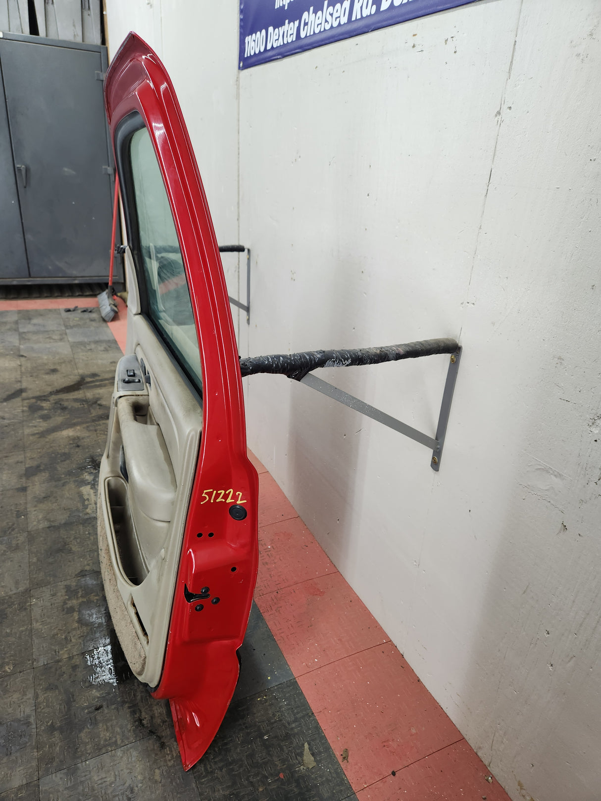 1999-2006 Chevrolet Silverado / GMC Sierra 1500 2500 3500 HD Front Passenger side Door RH