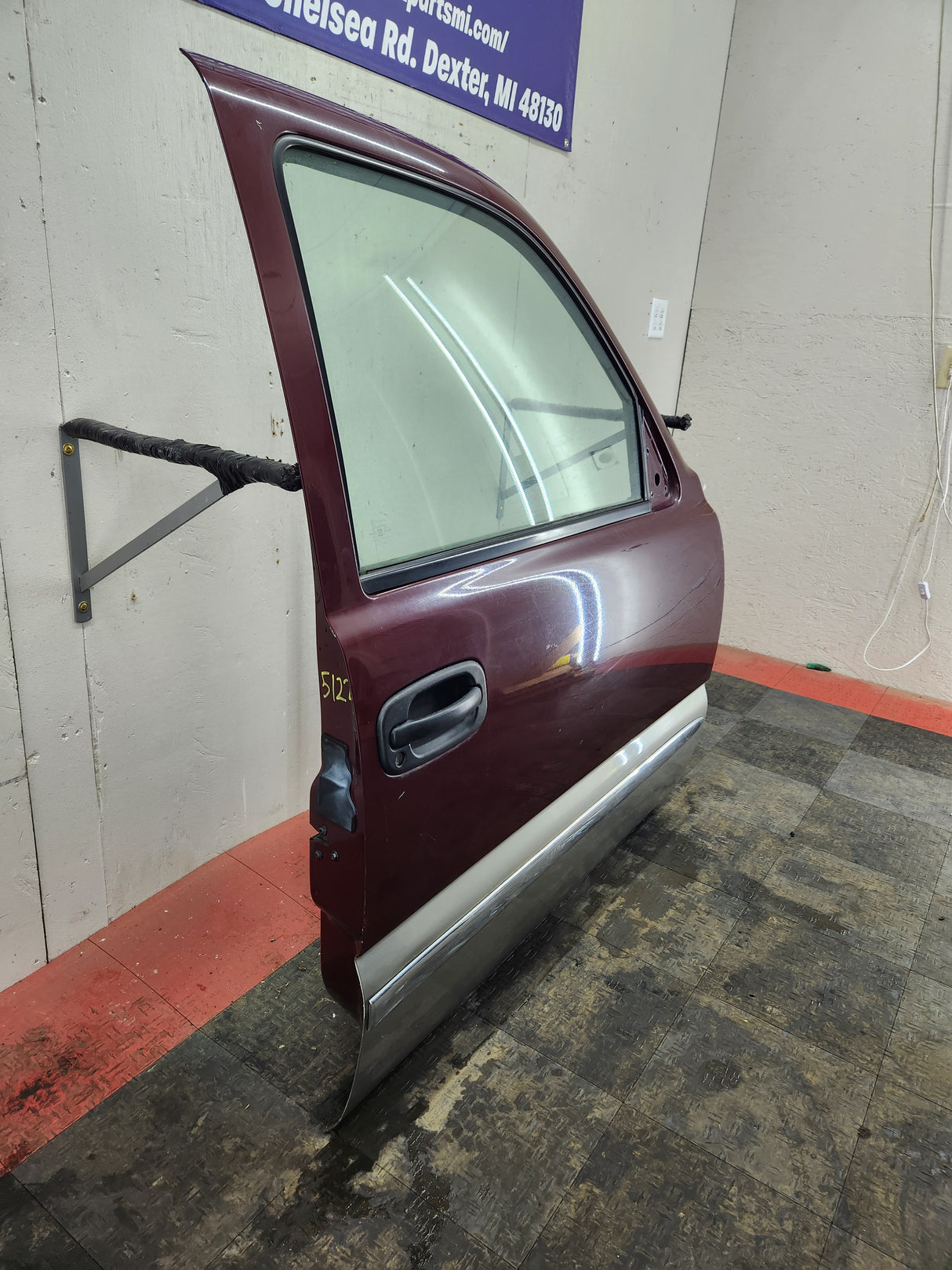 1999-2006 Chevrolet Silverado / GMC Sierra 1500 2500 3500 HD Front Passenger side Door RH