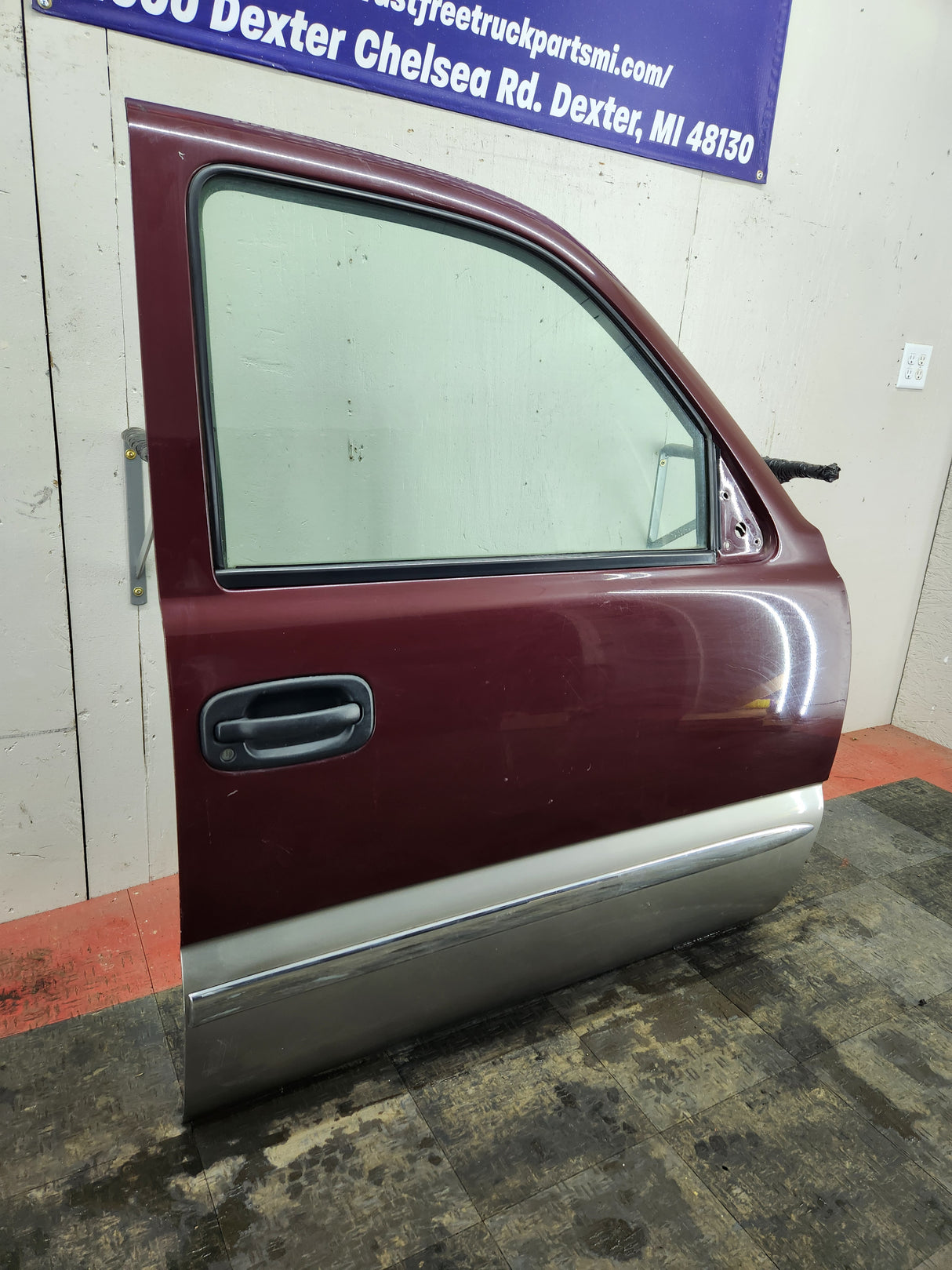 1999-2006 Chevrolet Silverado / GMC Sierra 1500 2500 3500 HD Front Passenger side Door RH