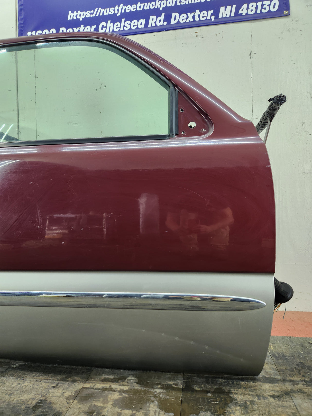 1999-2006 Chevrolet Silverado / GMC Sierra 1500 2500 3500 HD Front Passenger side Door RH