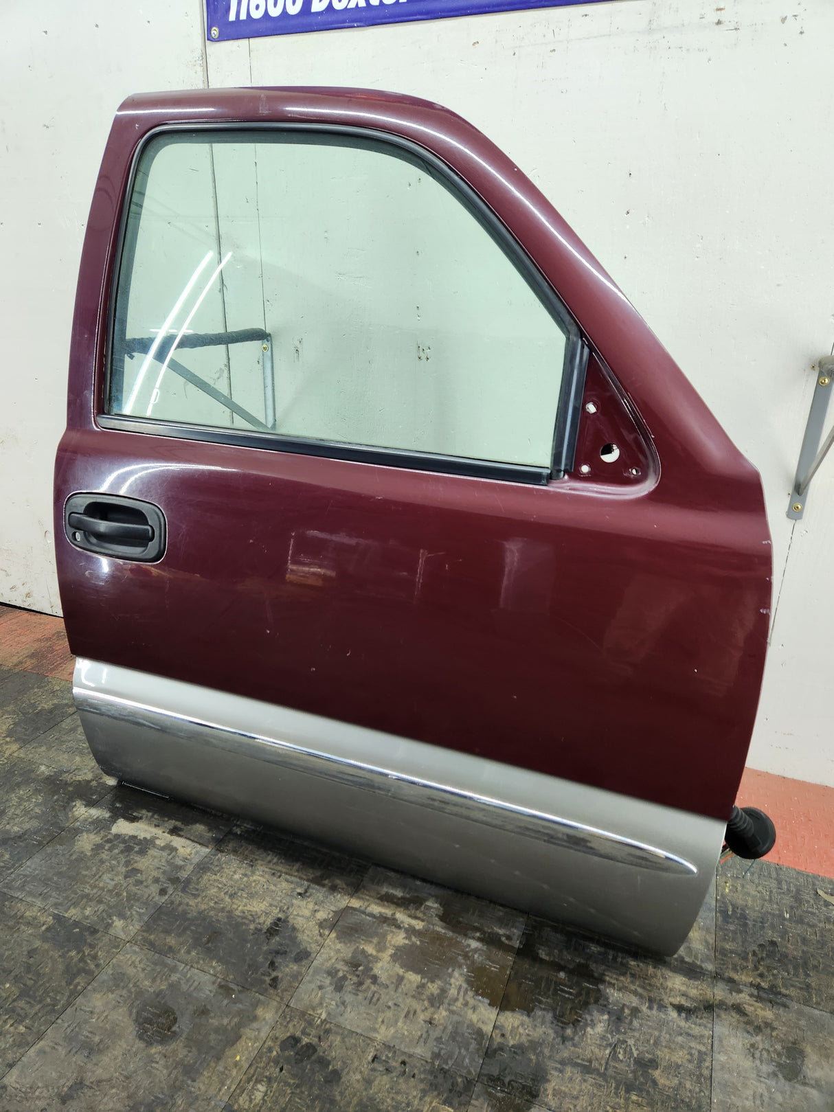 1999-2006 Chevrolet Silverado / GMC Sierra 1500 2500 3500 HD Front Passenger side Door RH