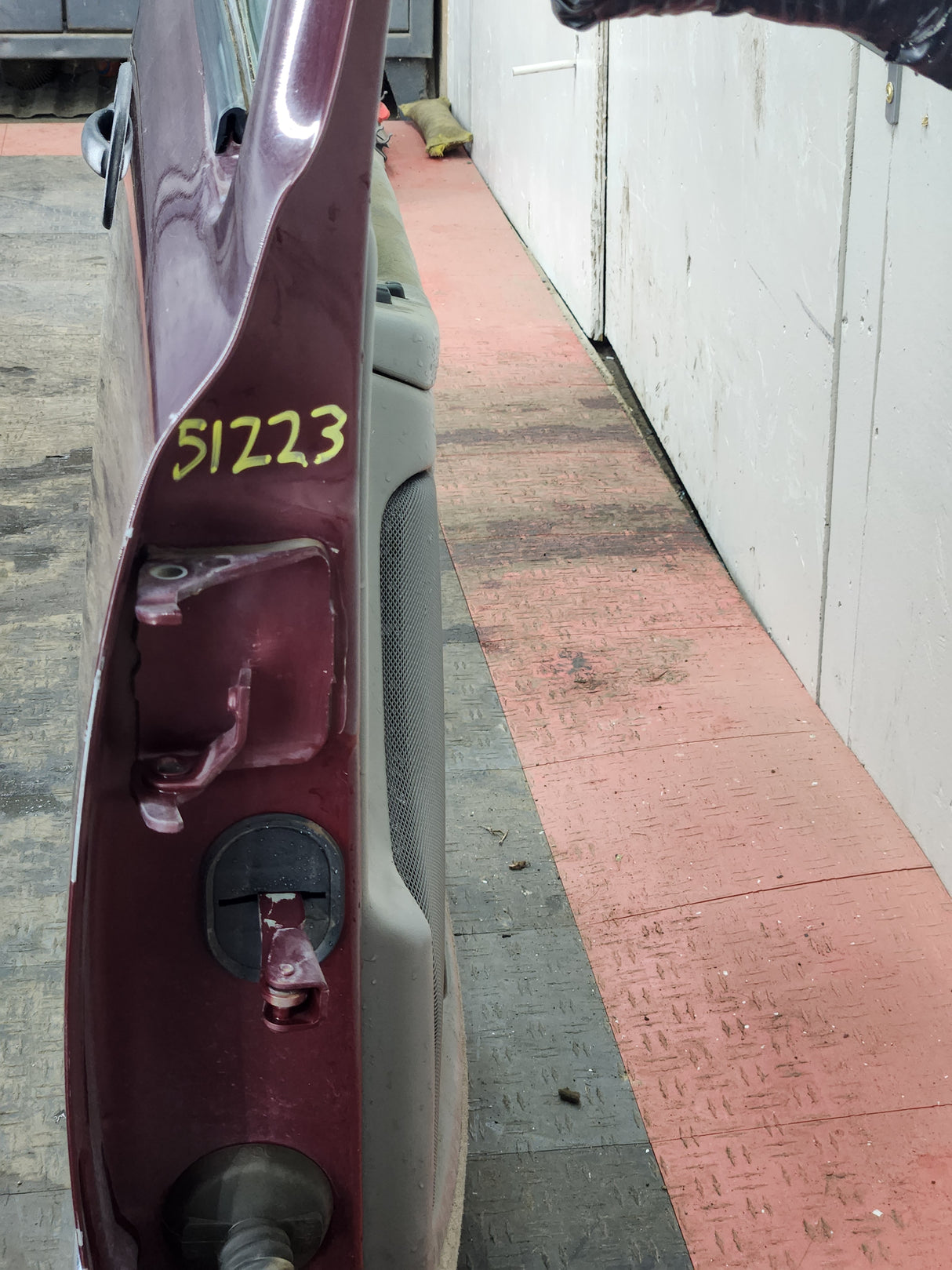 1999-2006 Chevrolet Silverado / GMC Sierra 1500 2500 3500 HD Front Passenger side Door RH