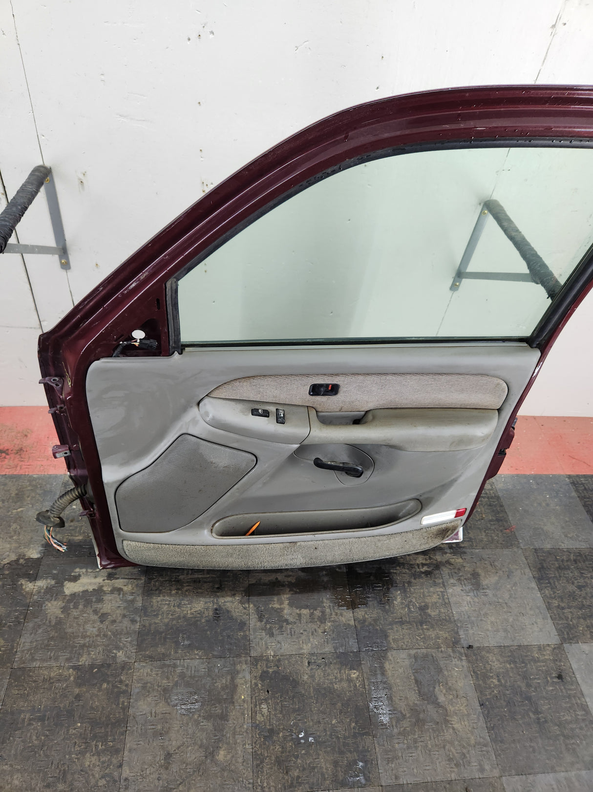 1999-2006 Chevrolet Silverado / GMC Sierra 1500 2500 3500 HD Front Passenger side Door RH
