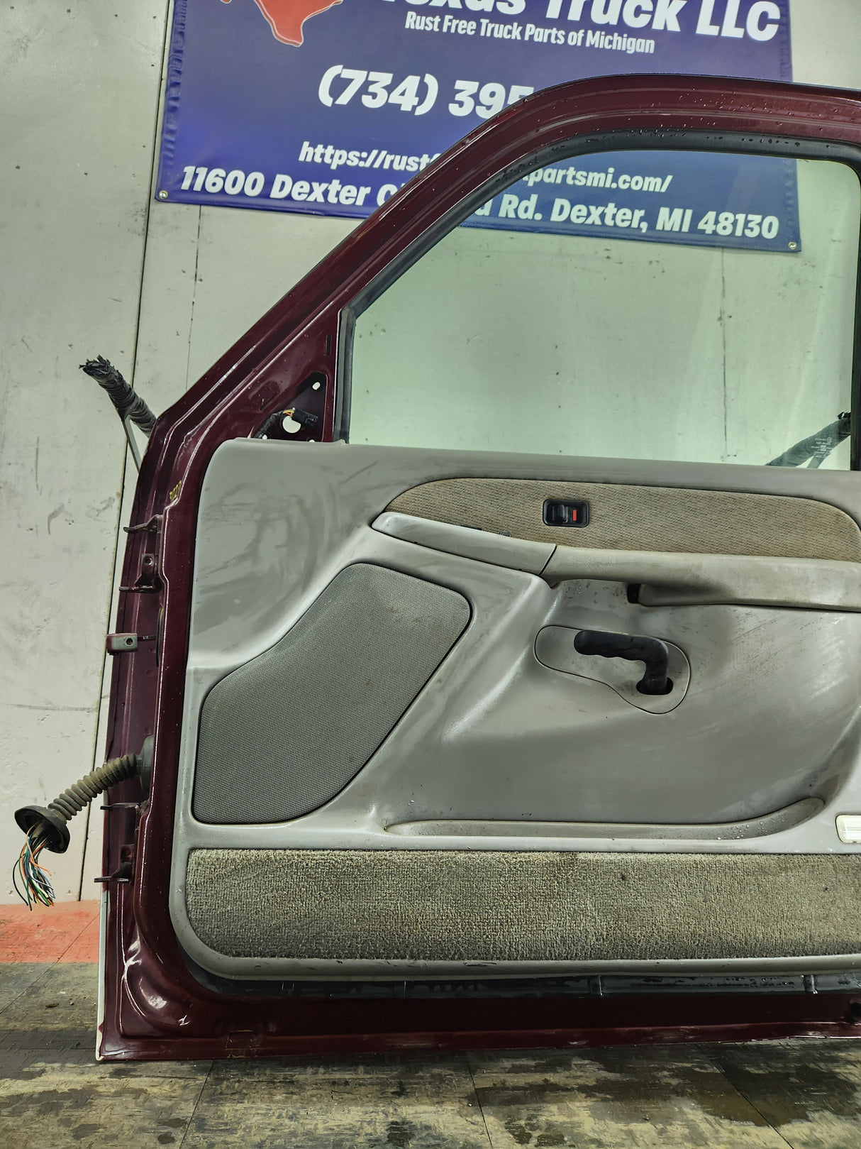 1999-2006 Chevrolet Silverado / GMC Sierra 1500 2500 3500 HD Front Passenger side Door RH