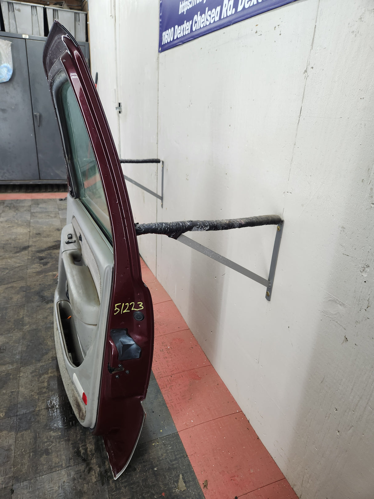 1999-2006 Chevrolet Silverado / GMC Sierra 1500 2500 3500 HD Front Passenger side Door RH