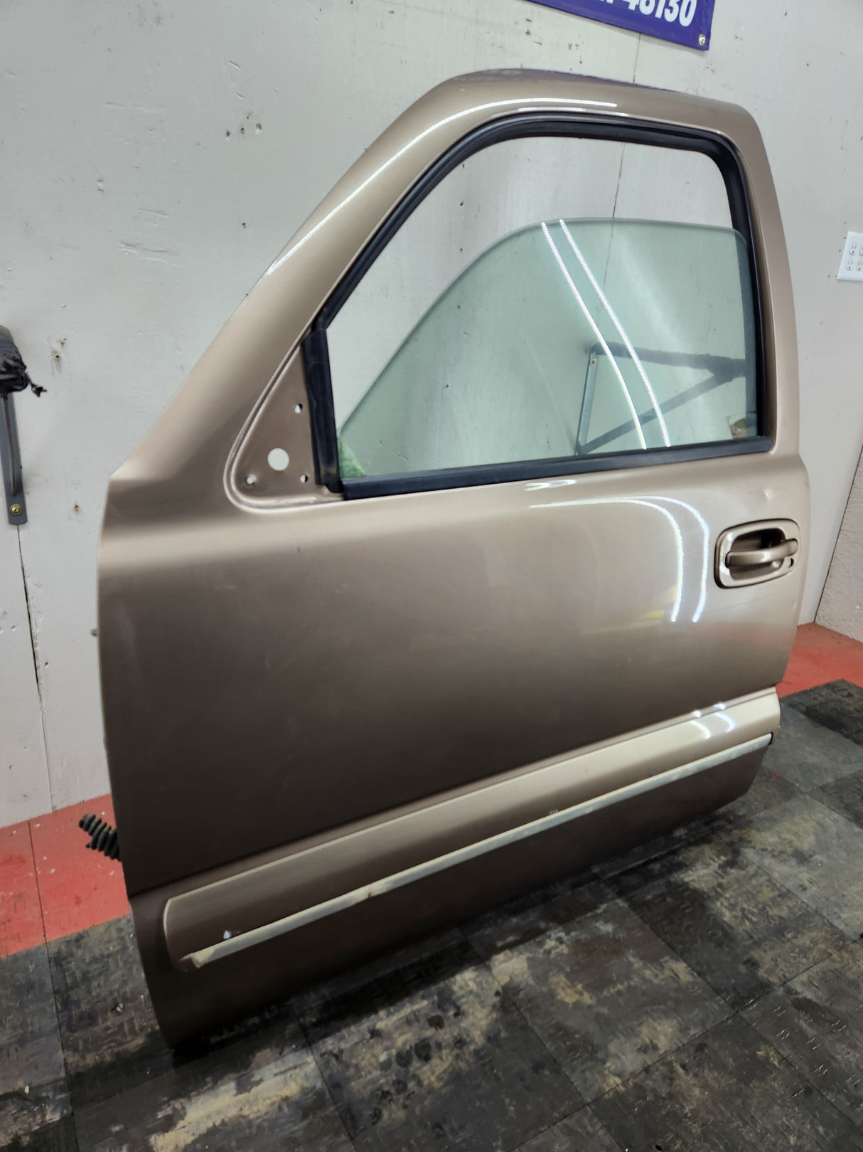 1999-2006 Chevrolet Silverado / GMC Sierra 1500 2500 3500 HD Front Driver side Door LH