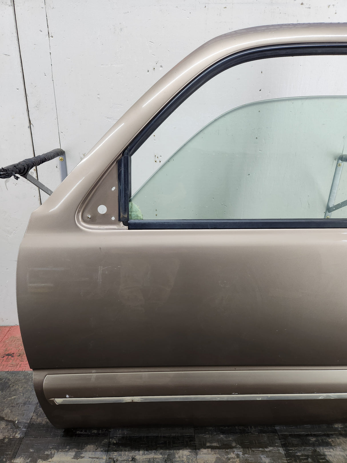 1999-2006 Chevrolet Silverado / GMC Sierra 1500 2500 3500 HD Front Driver side Door LH