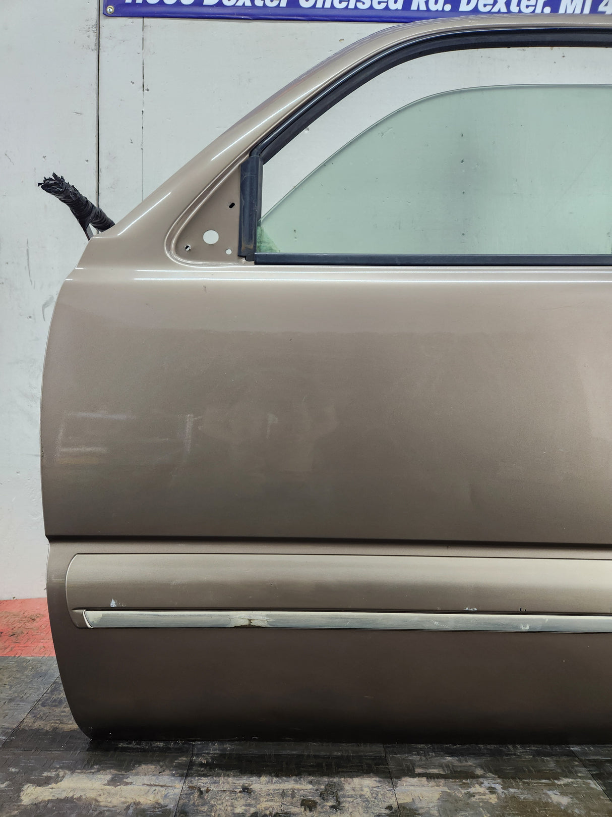 1999-2006 Chevrolet Silverado / GMC Sierra 1500 2500 3500 HD Front Driver side Door LH