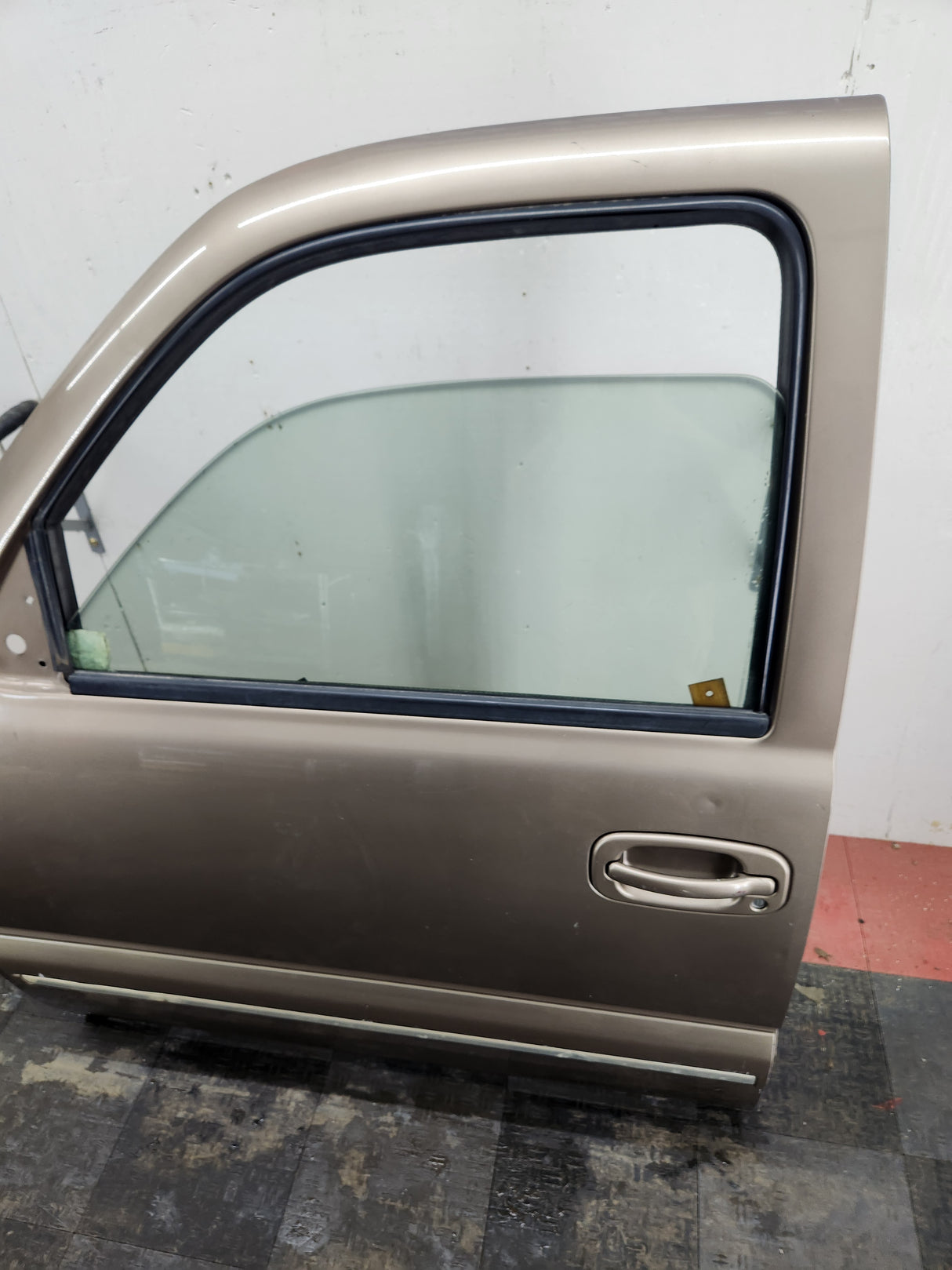 1999-2006 Chevrolet Silverado / GMC Sierra 1500 2500 3500 HD Front Driver side Door LH
