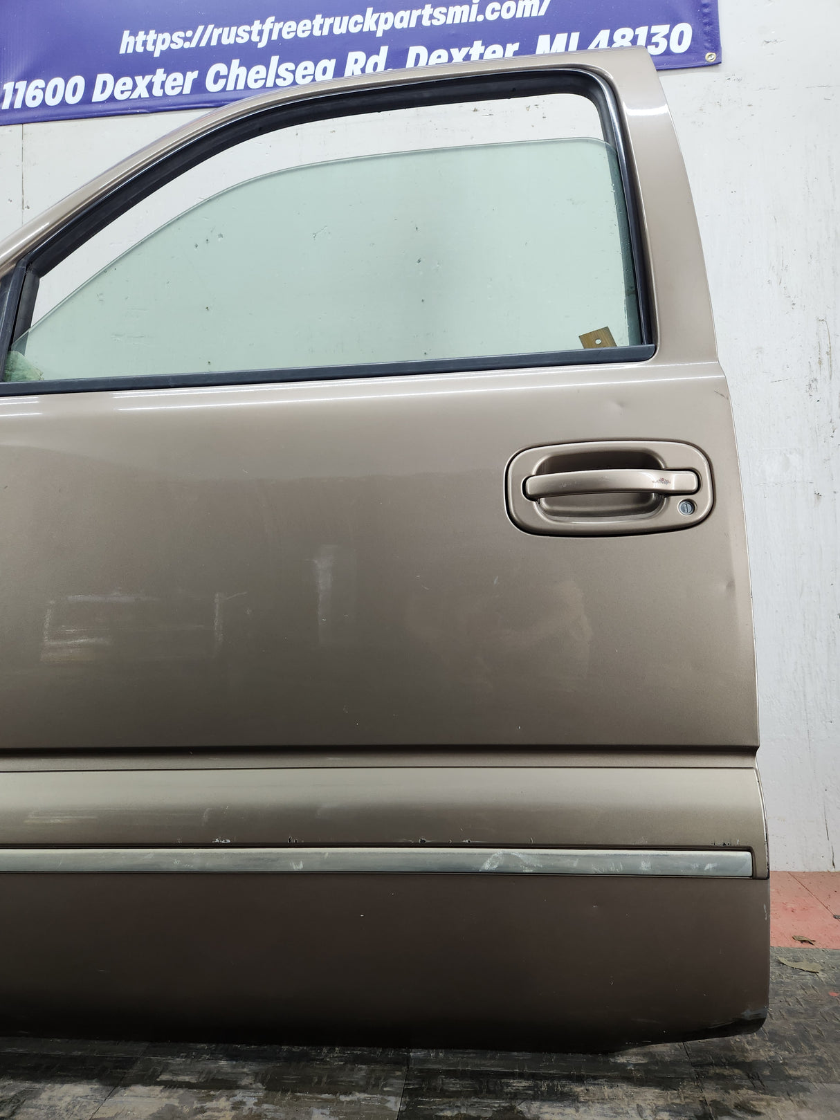 1999-2006 Chevrolet Silverado / GMC Sierra 1500 2500 3500 HD Front Driver side Door LH