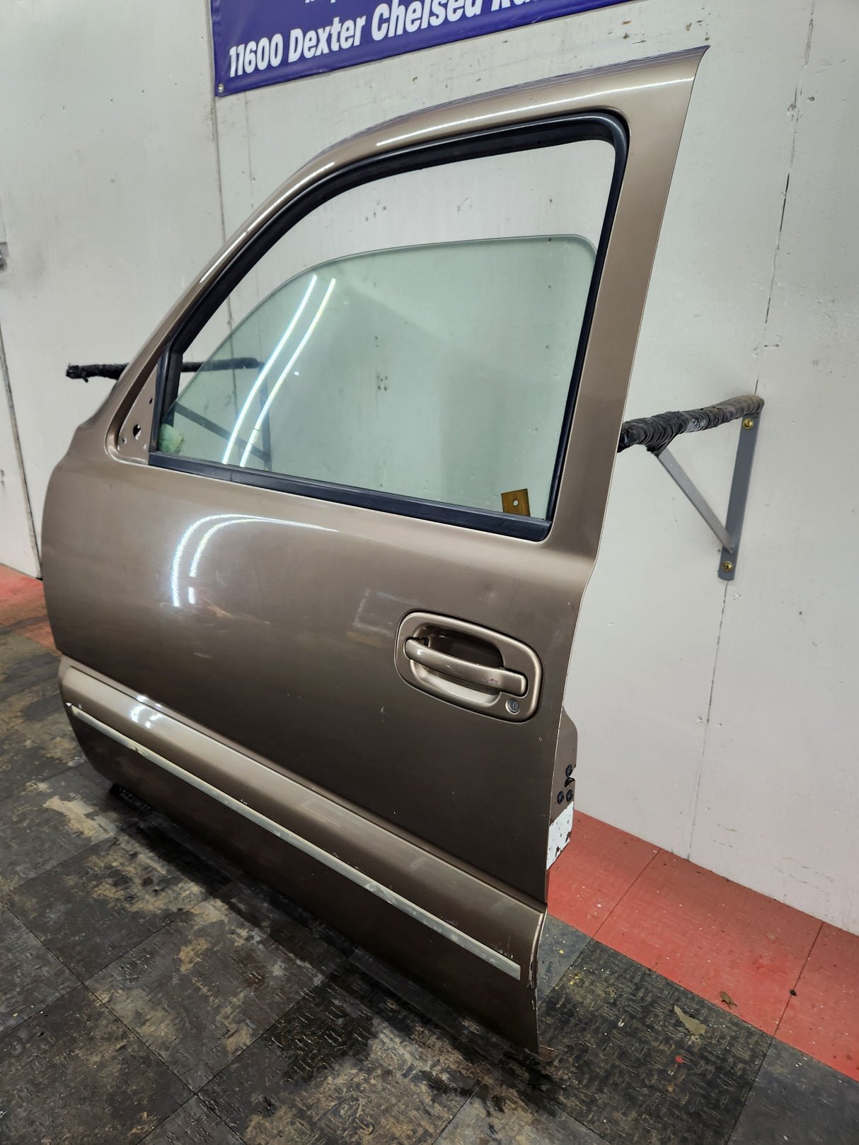 1999-2006 Chevrolet Silverado / GMC Sierra 1500 2500 3500 HD Front Driver side Door LH
