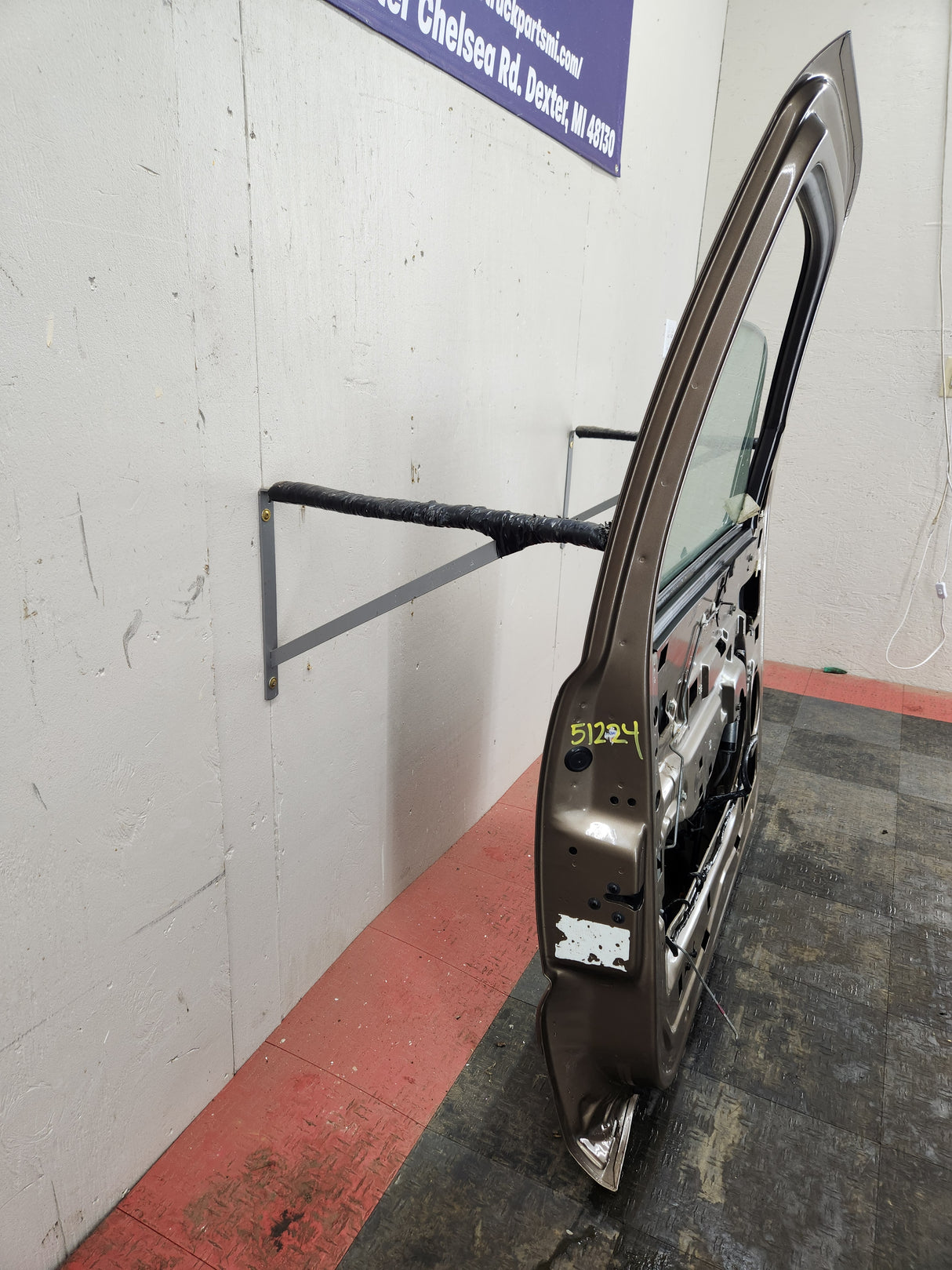 1999-2006 Chevrolet Silverado / GMC Sierra 1500 2500 3500 HD Front Driver side Door LH