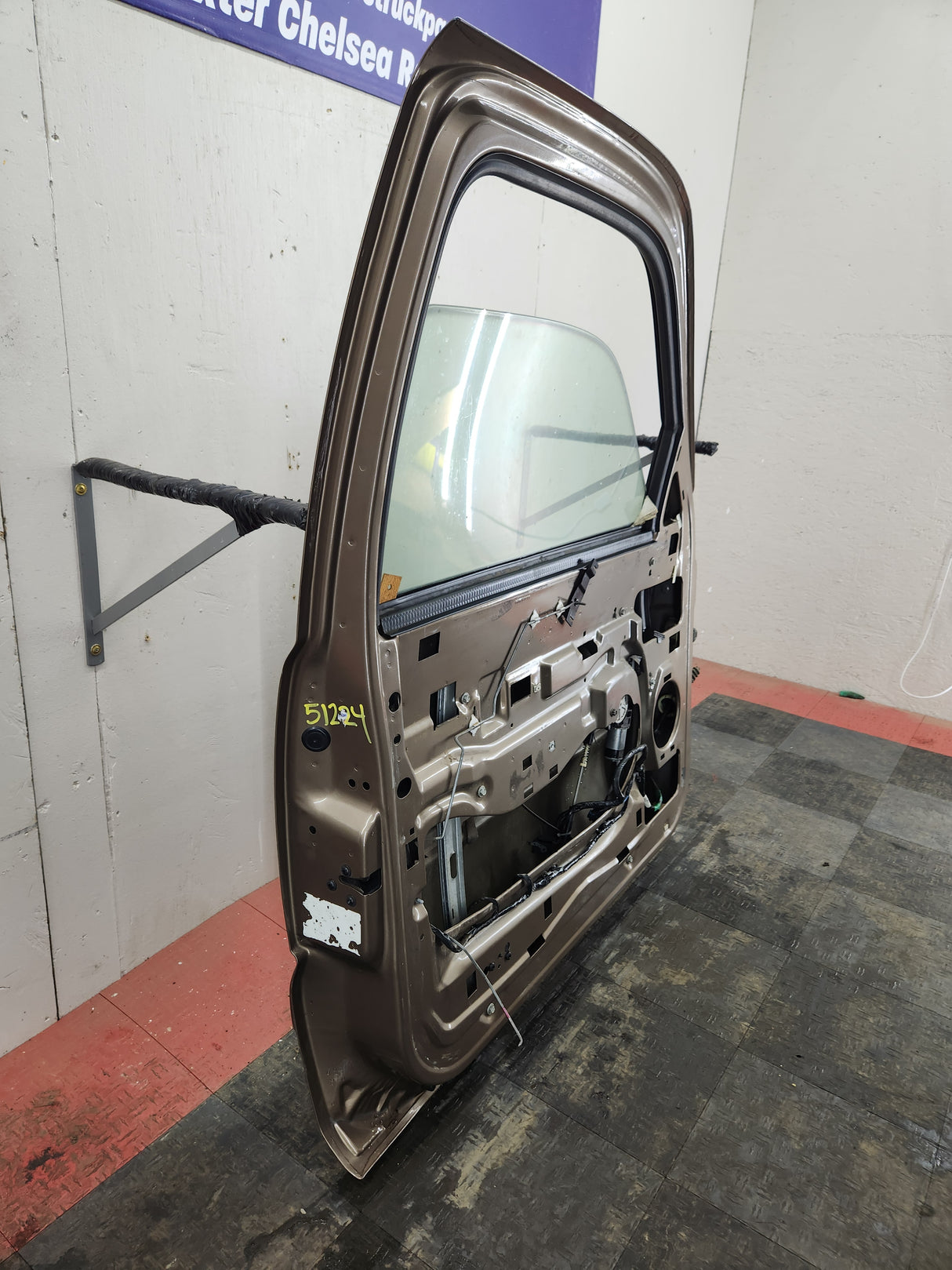 1999-2006 Chevrolet Silverado / GMC Sierra 1500 2500 3500 HD Front Driver side Door LH