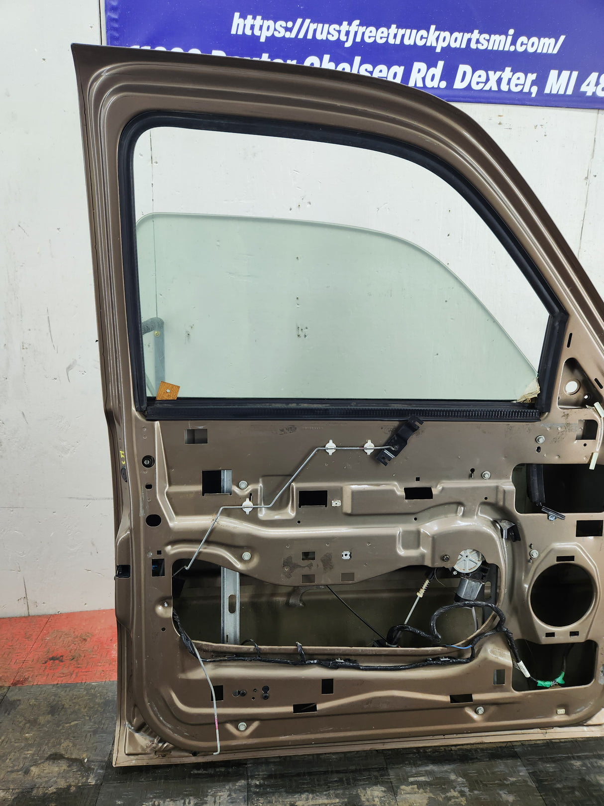 1999-2006 Chevrolet Silverado / GMC Sierra 1500 2500 3500 HD Front Driver side Door LH