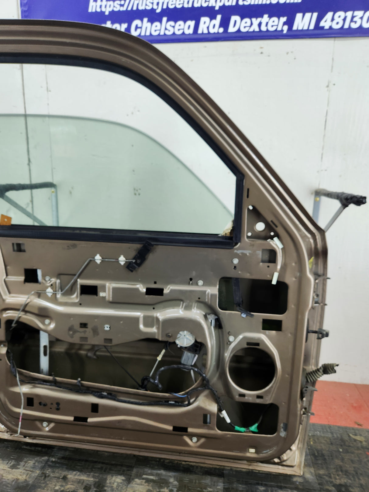 1999-2006 Chevrolet Silverado / GMC Sierra 1500 2500 3500 HD Front Driver side Door LH